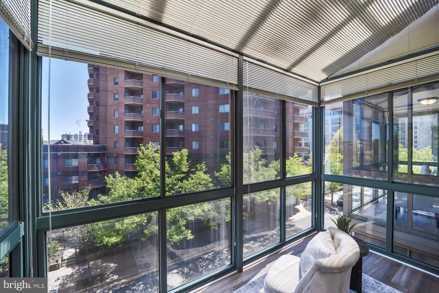 WINDSOR PLAZA - Residential