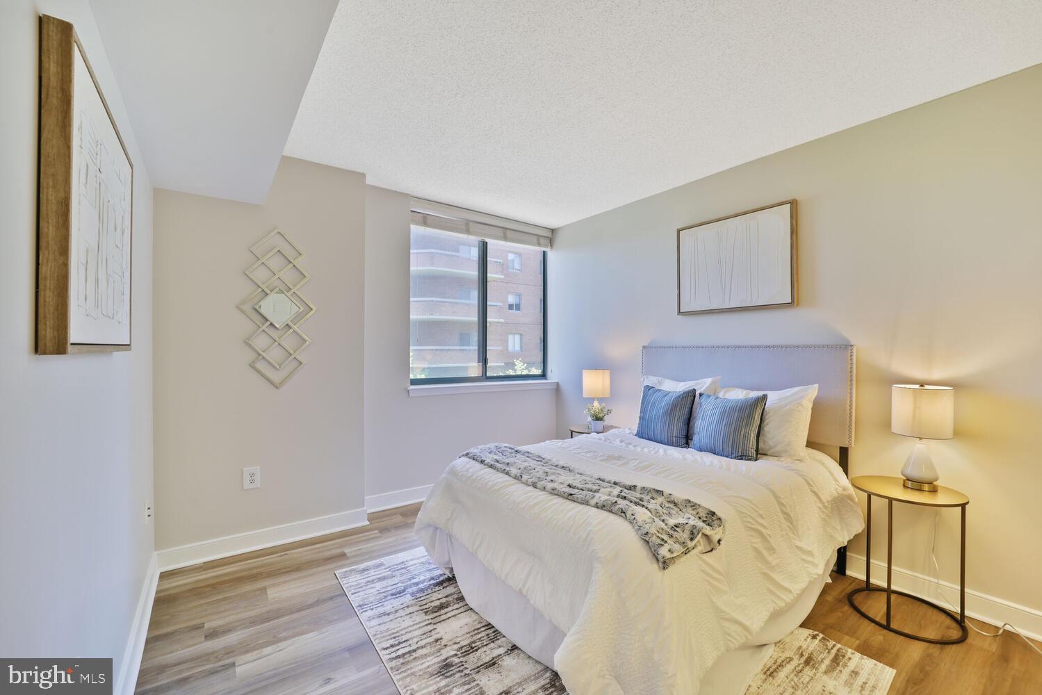 WINDSOR PLAZA - Residential