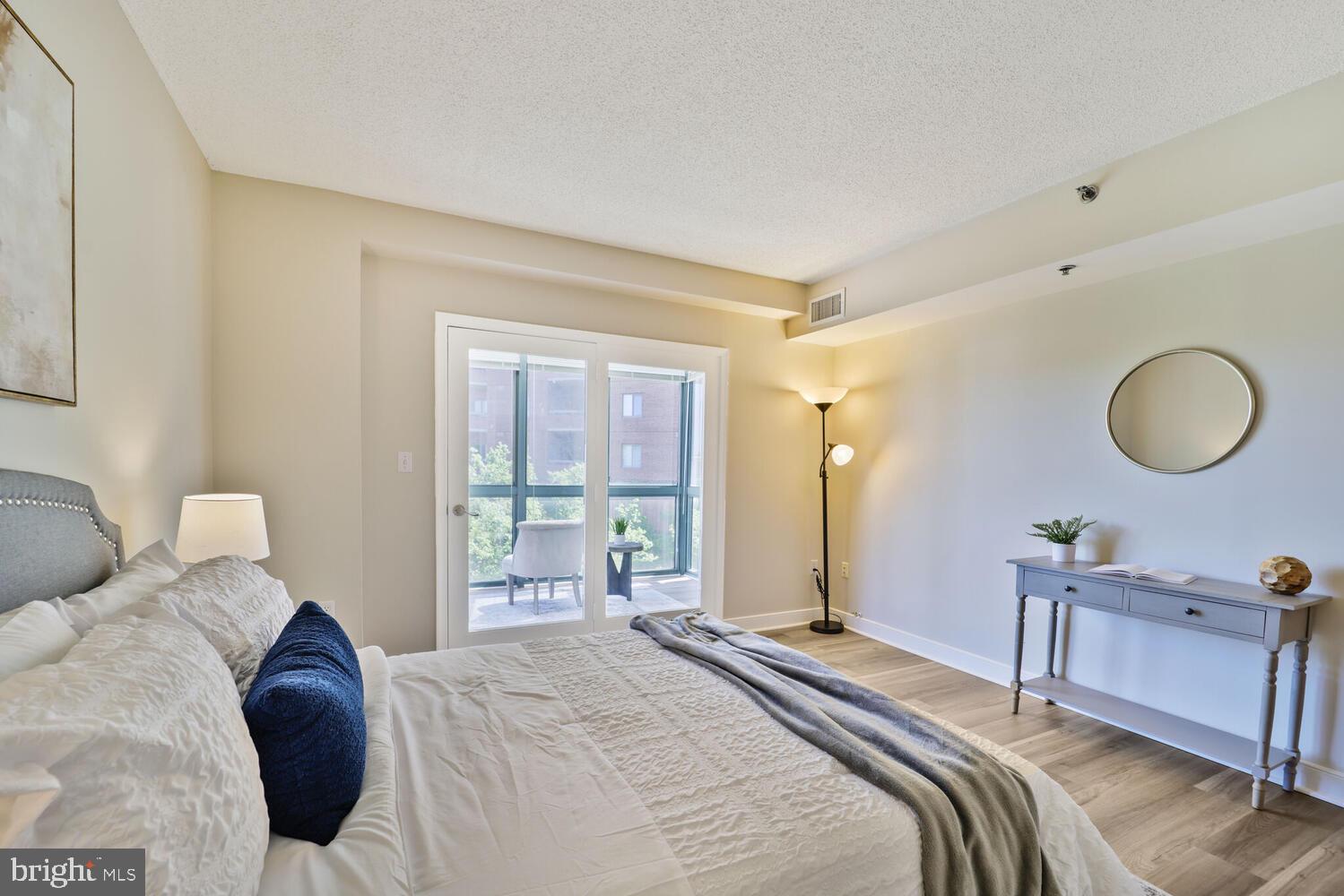 WINDSOR PLAZA - Residential