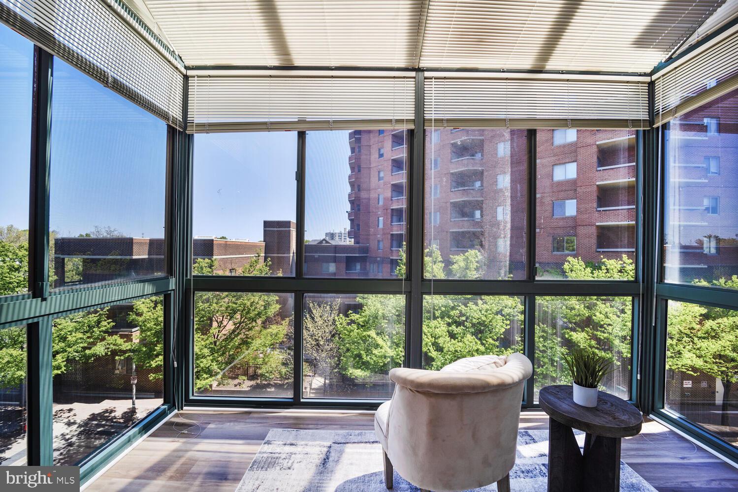 WINDSOR PLAZA - Residential