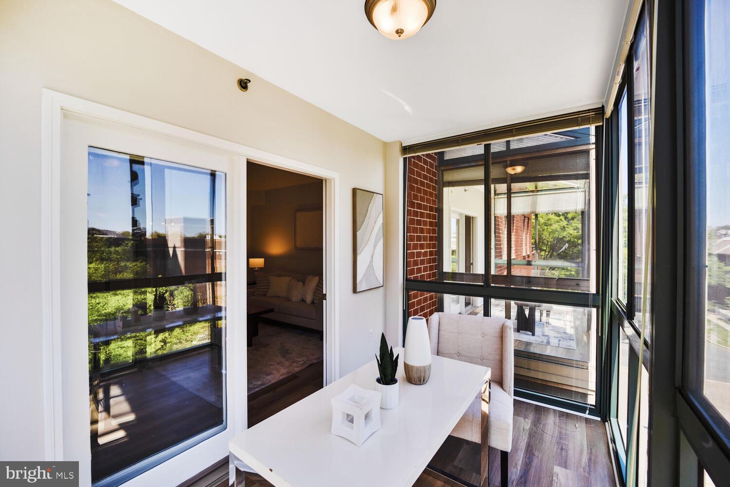 WINDSOR PLAZA - Residential