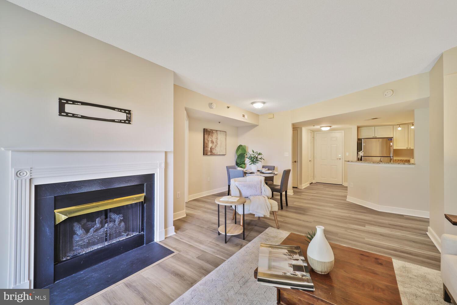 1050 N TAYLOR STREET 1-412