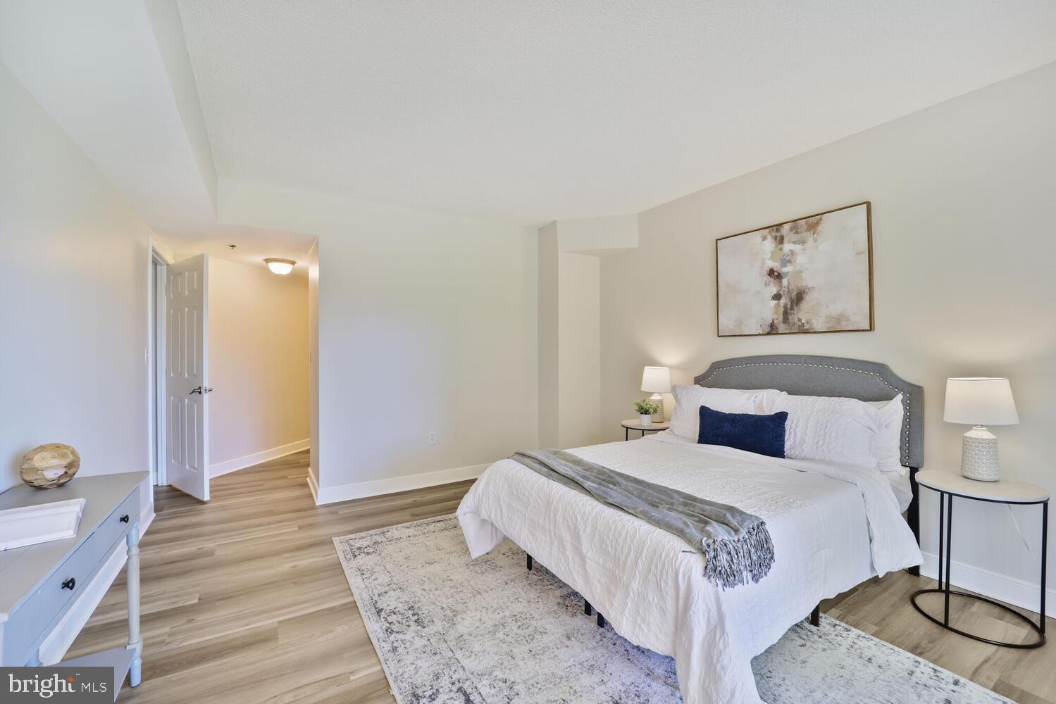 WINDSOR PLAZA - Residential