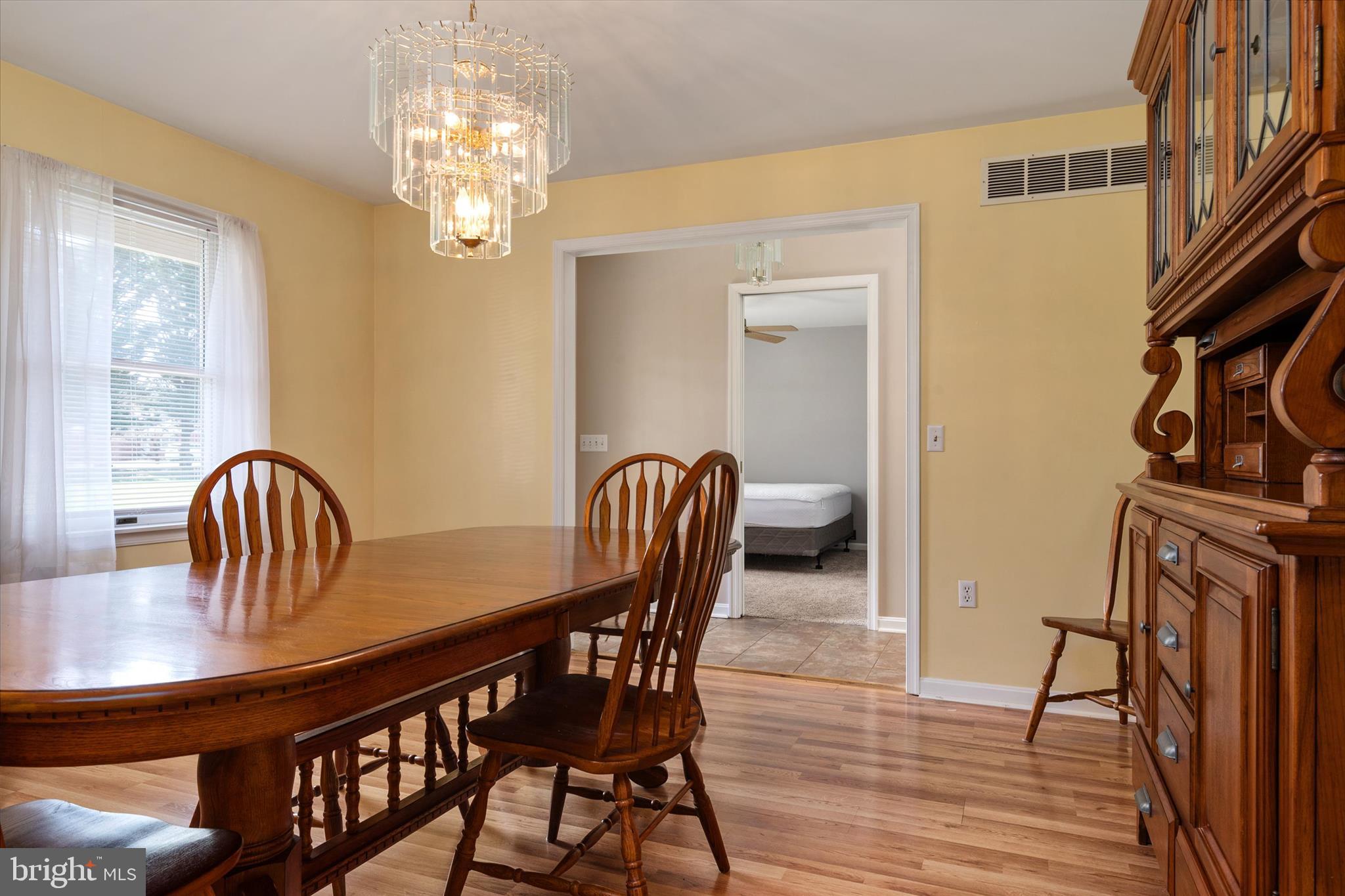 KINGS COURT - Residential