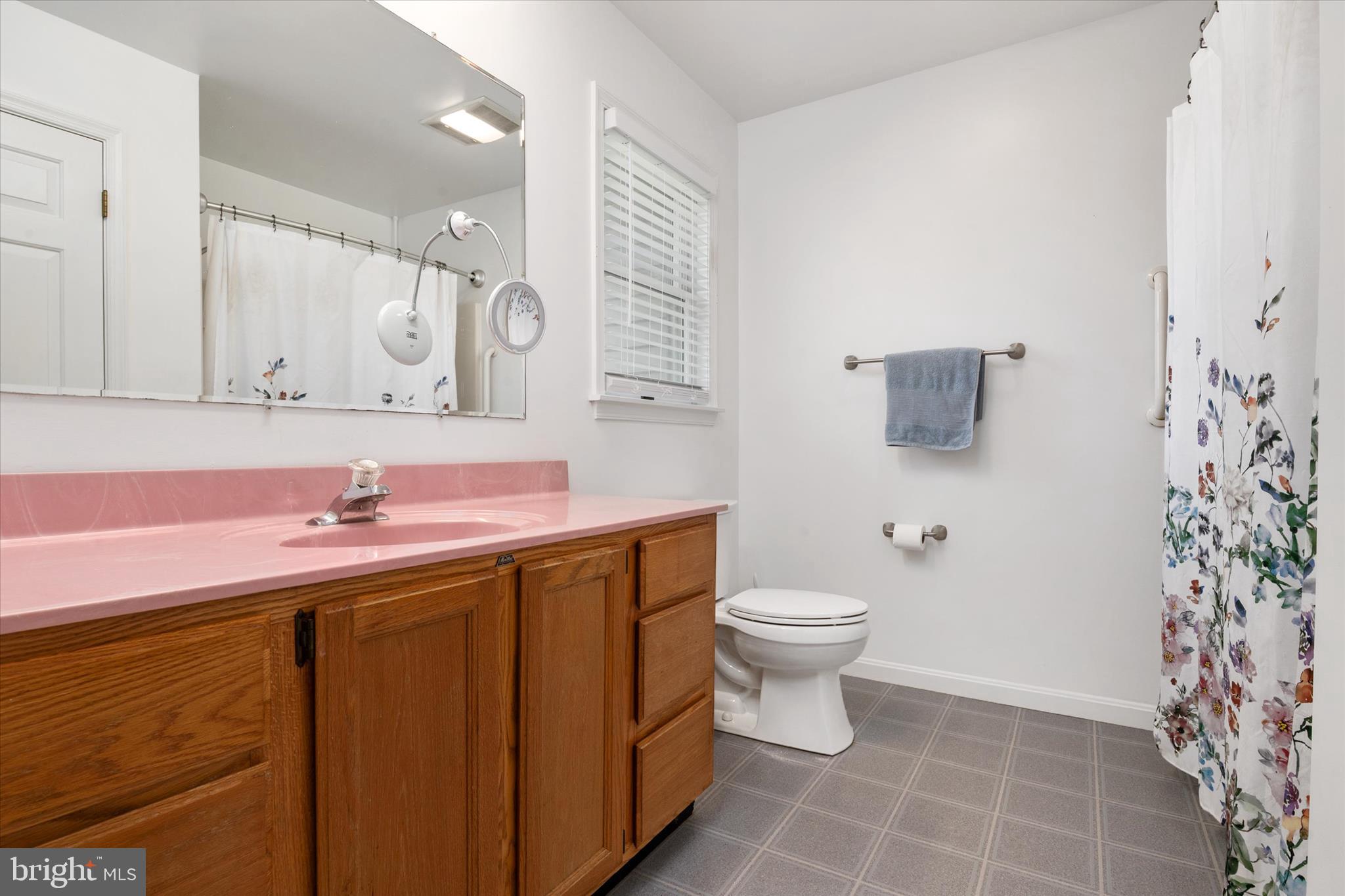 KINGS COURT - Residential