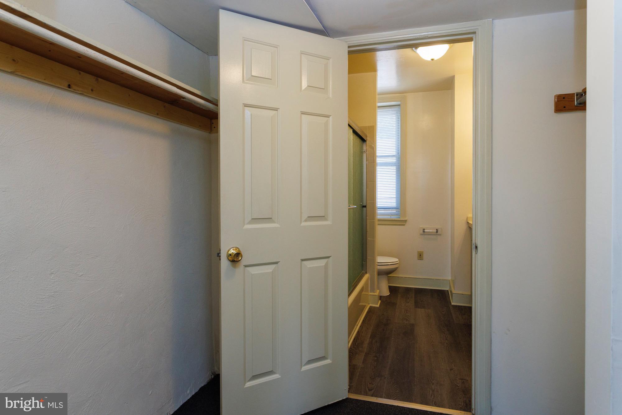 OVERBROOK - Residential Lease