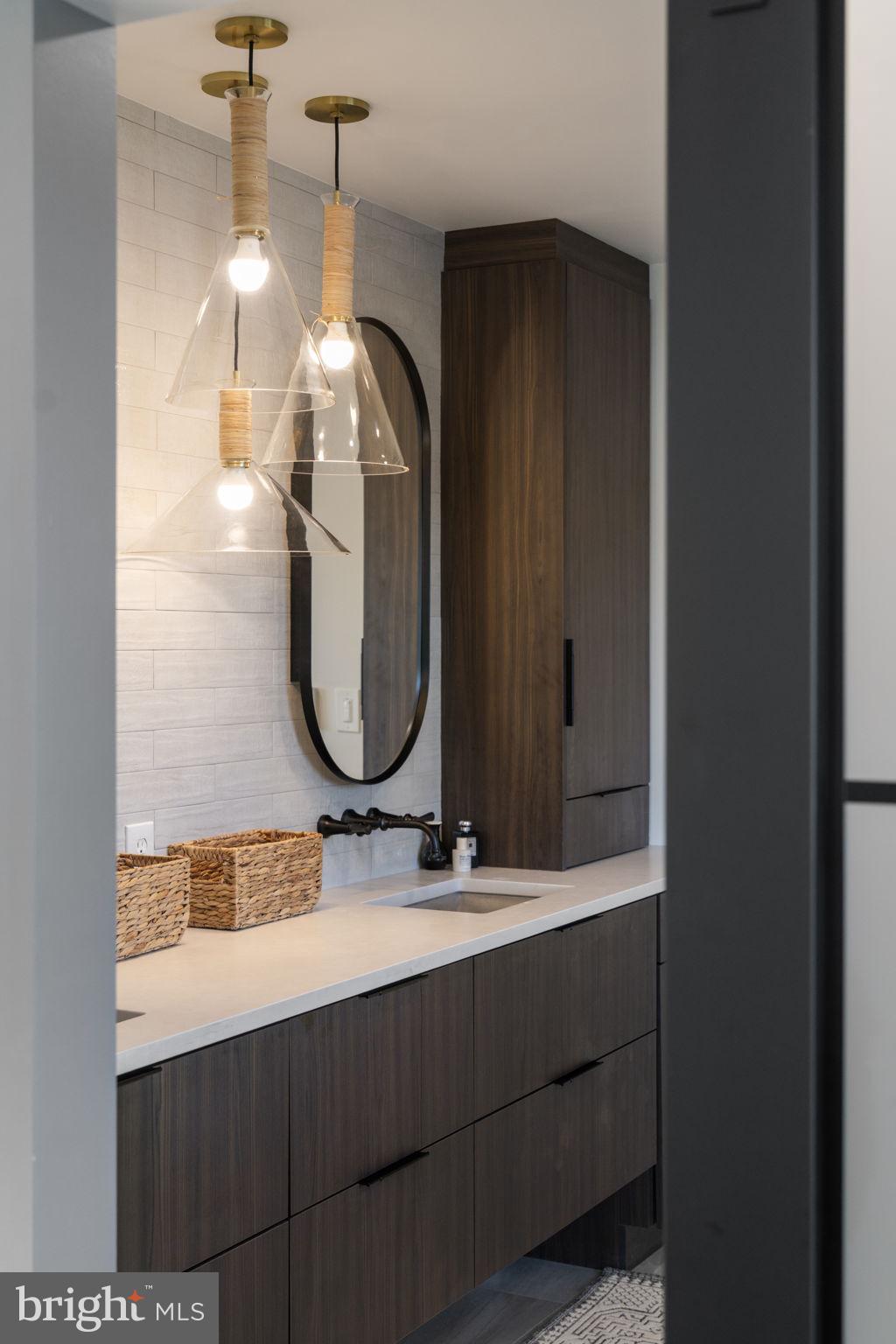 VIENNA WOODS - Residential