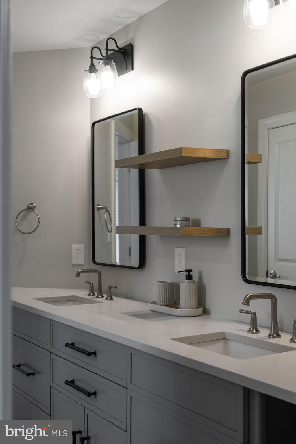 VIENNA WOODS - Residential