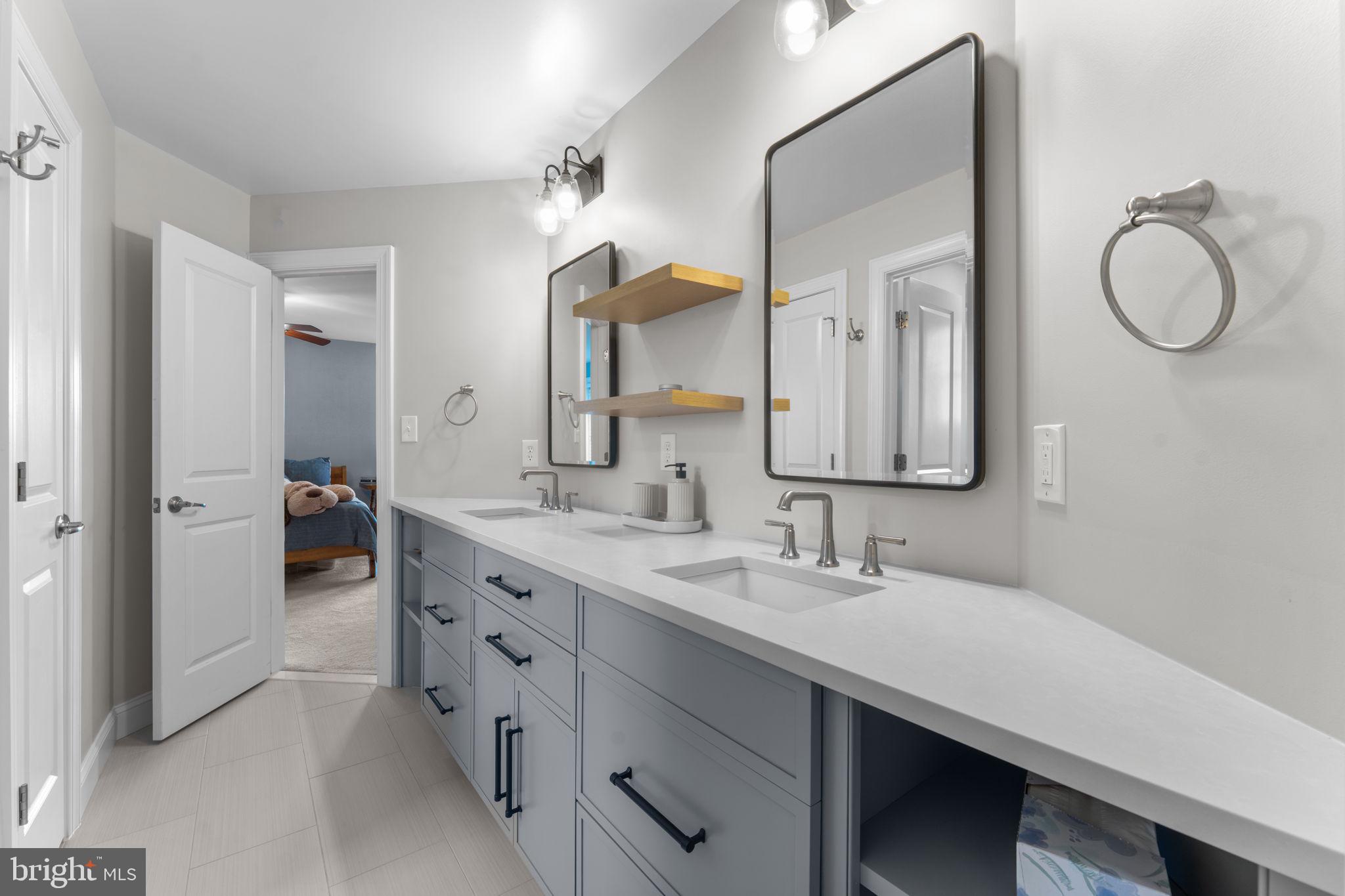 VIENNA WOODS - Residential