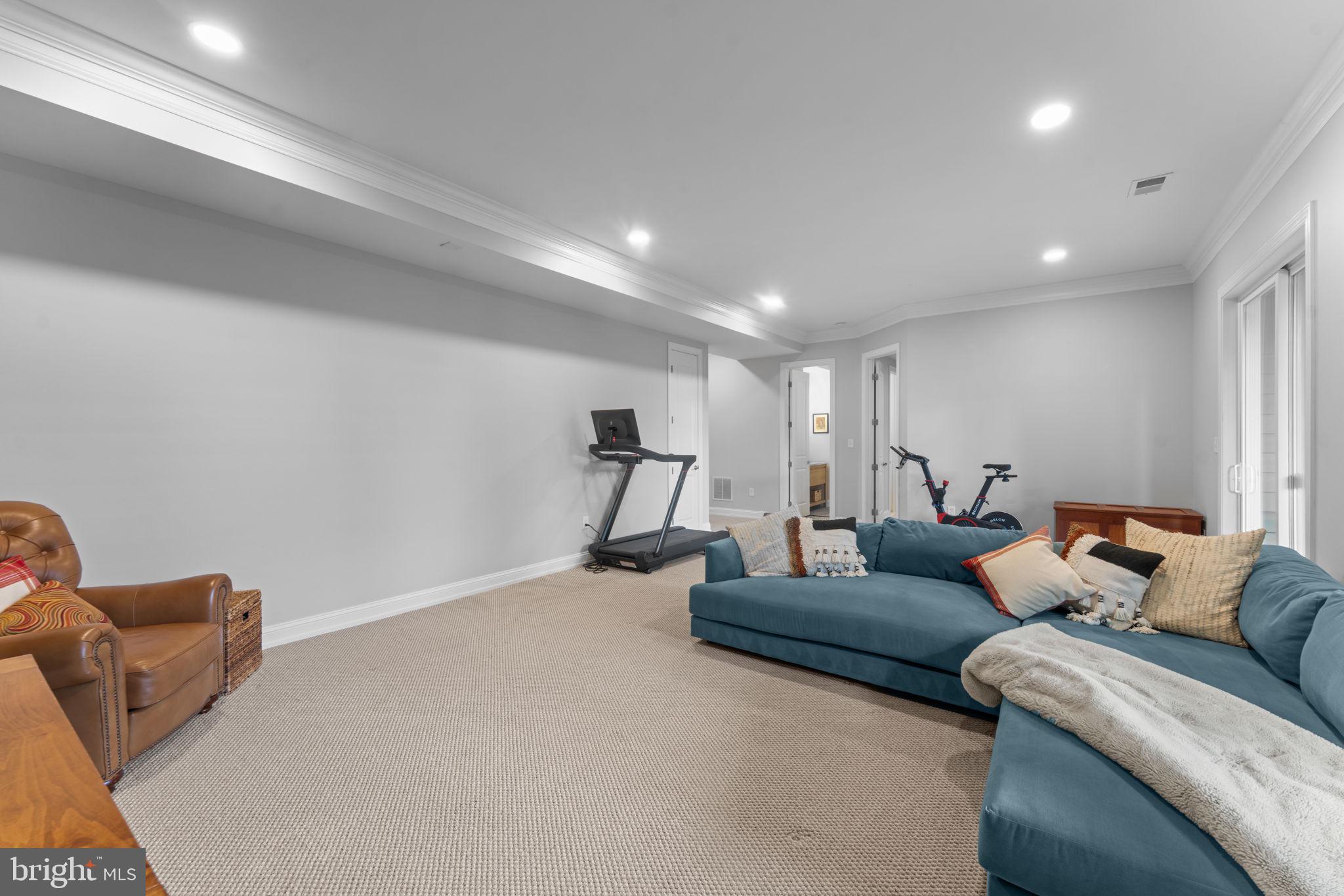 VIENNA WOODS - Residential