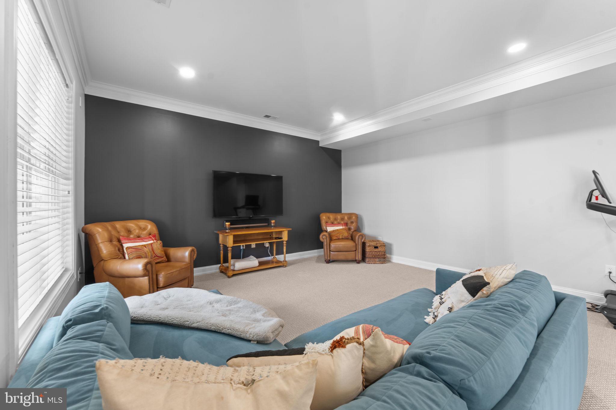 VIENNA WOODS - Residential