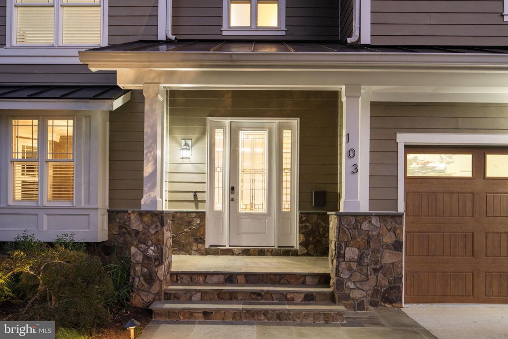 Photo of 103 Moore Avenue SE, VIENNA, VA 22180 (MLS # VAFX2276006)