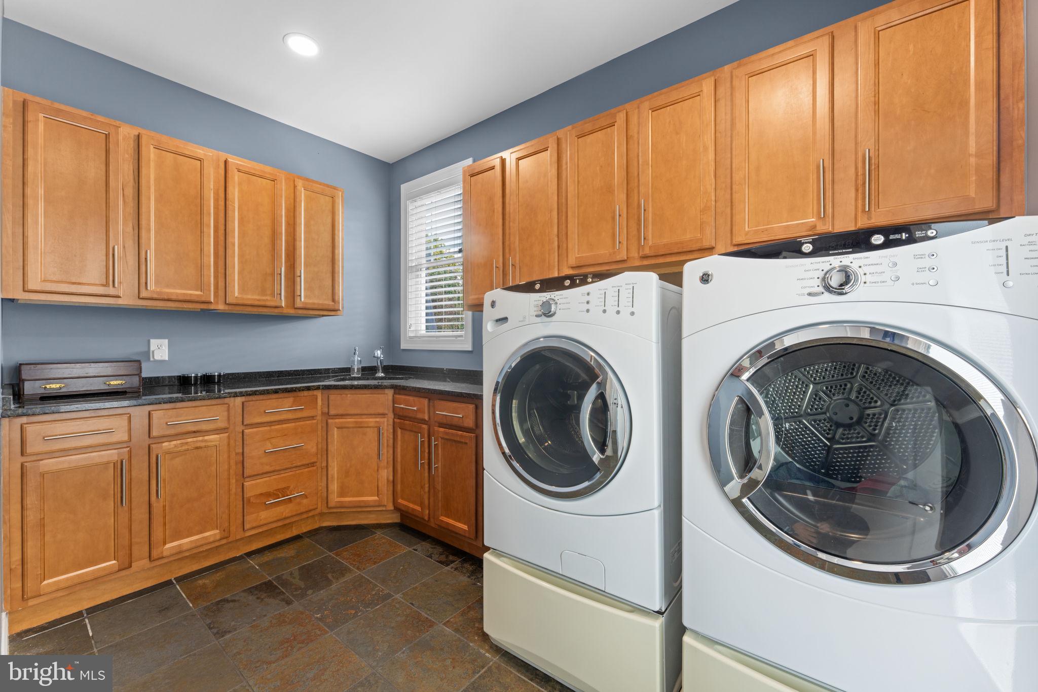 VIENNA WOODS - Residential