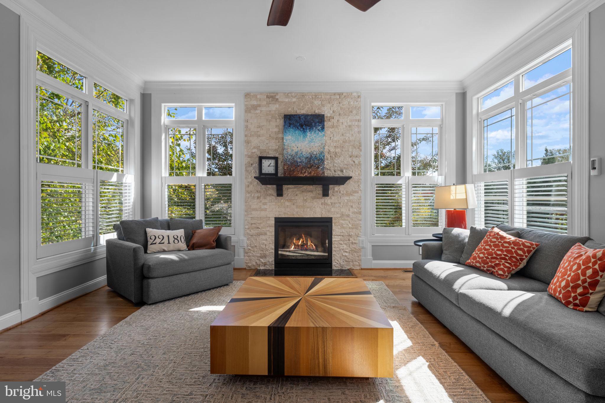 VIENNA WOODS - Residential