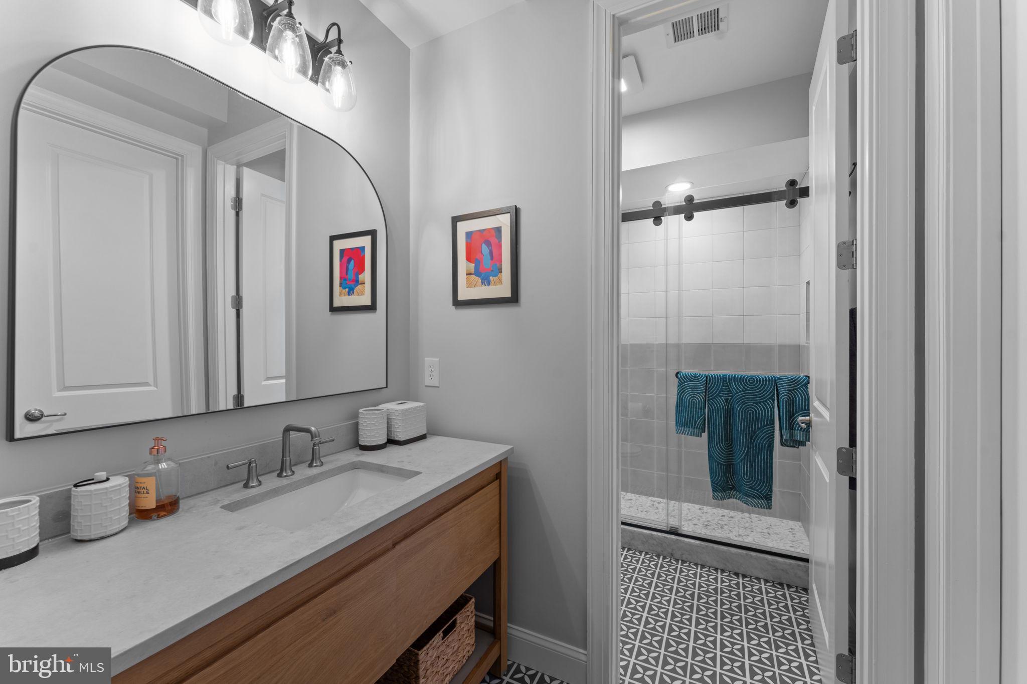 VIENNA WOODS - Residential