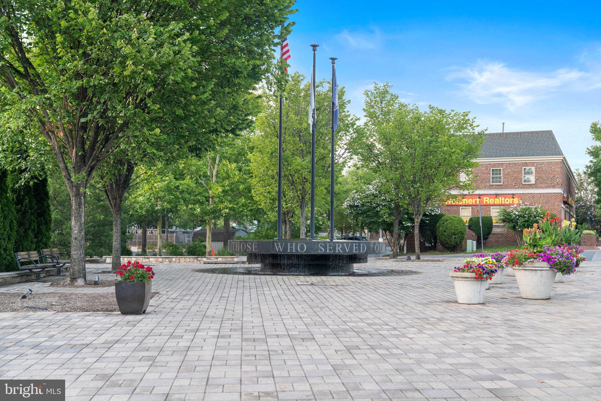 VIENNA WOODS - Residential