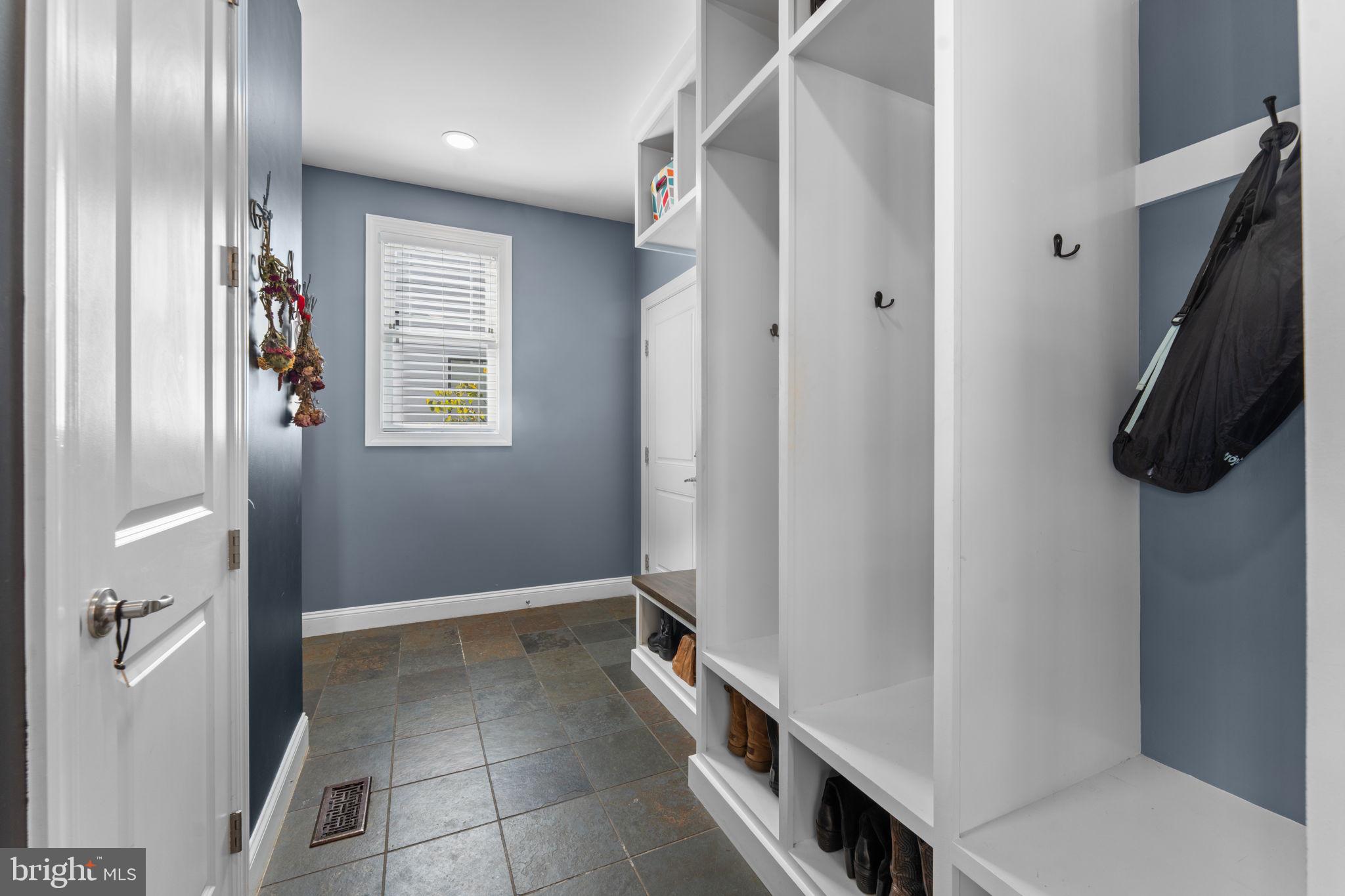 VIENNA WOODS - Residential