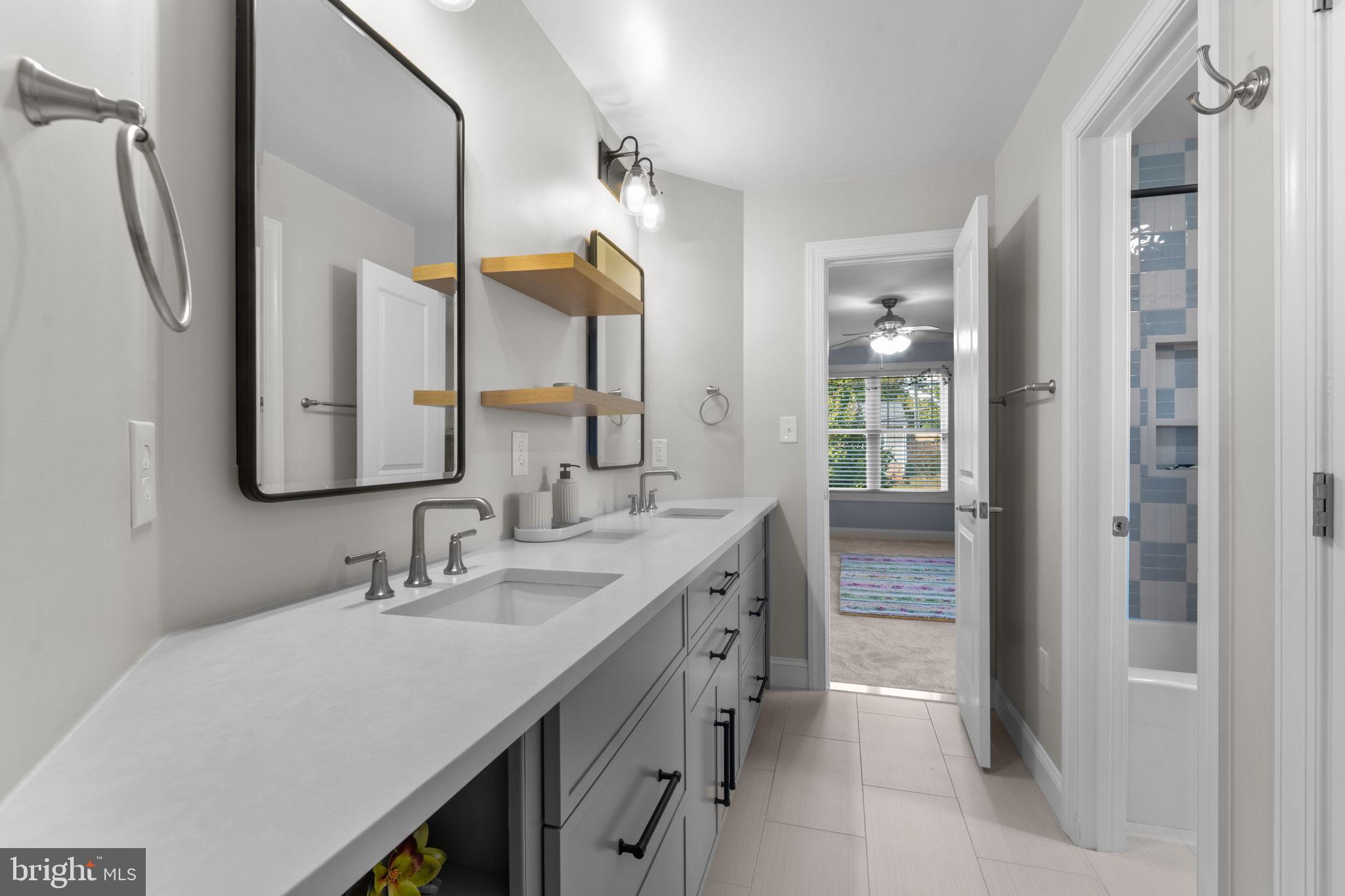 VIENNA WOODS - Residential