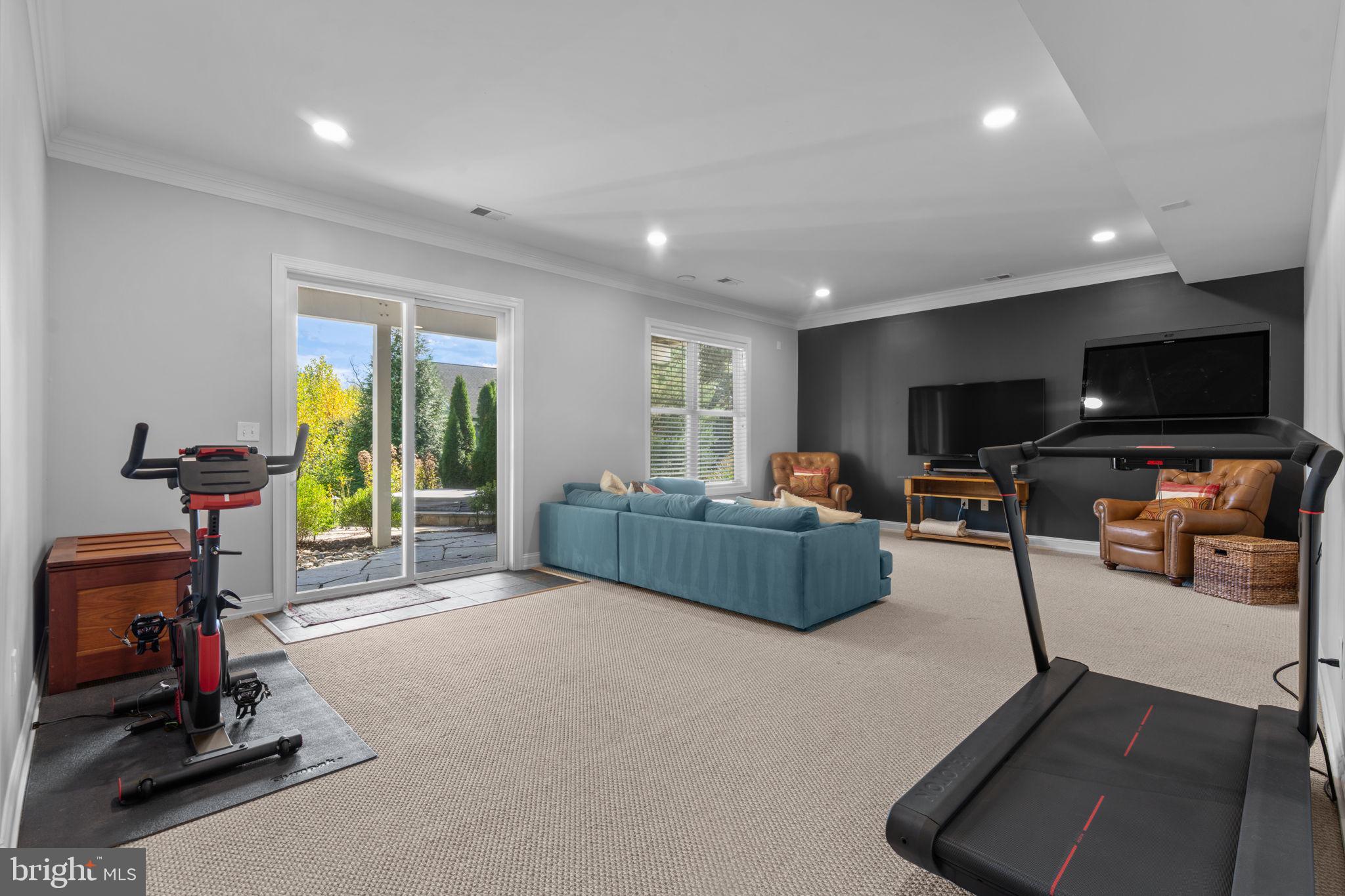 VIENNA WOODS - Residential