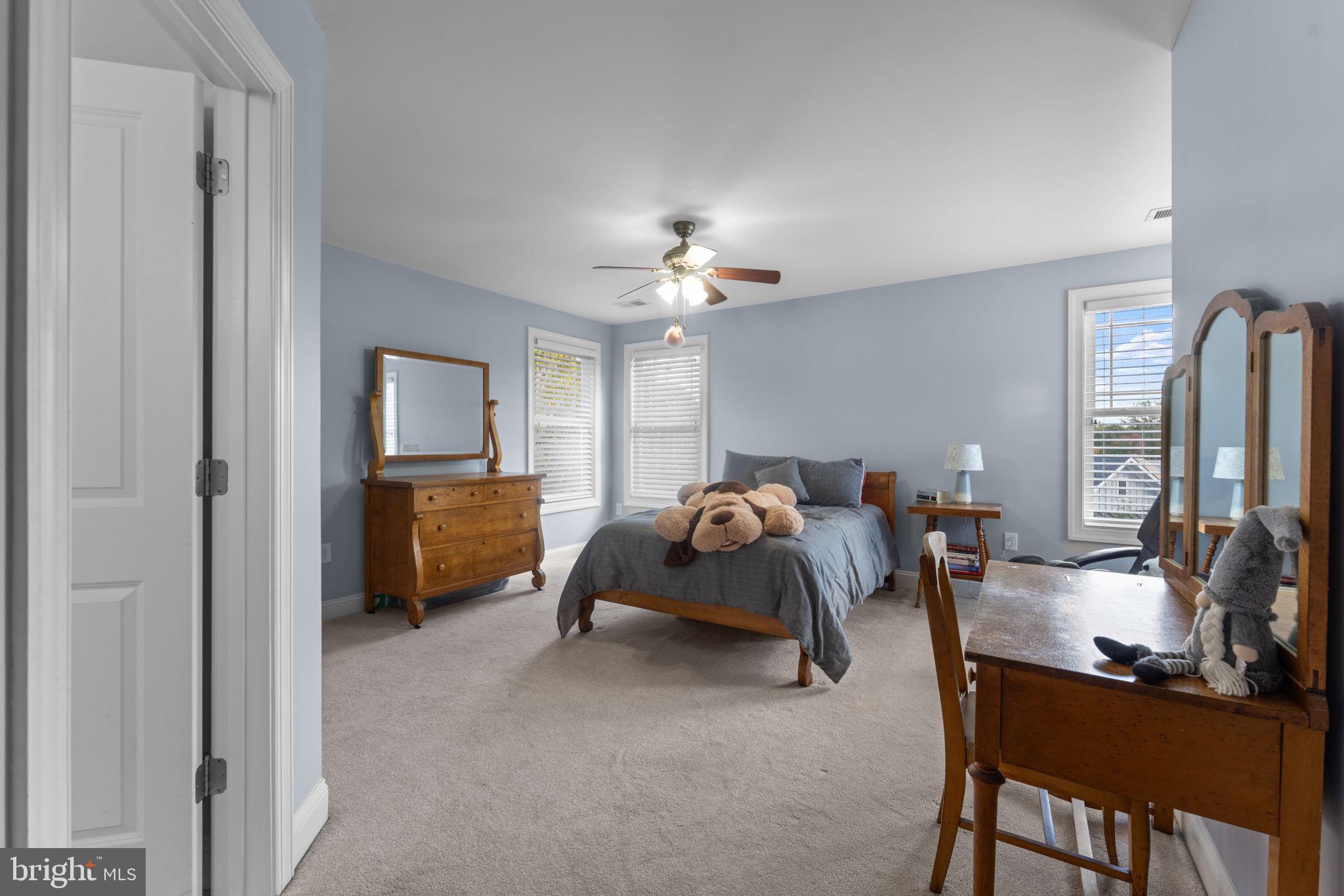 VIENNA WOODS - Residential