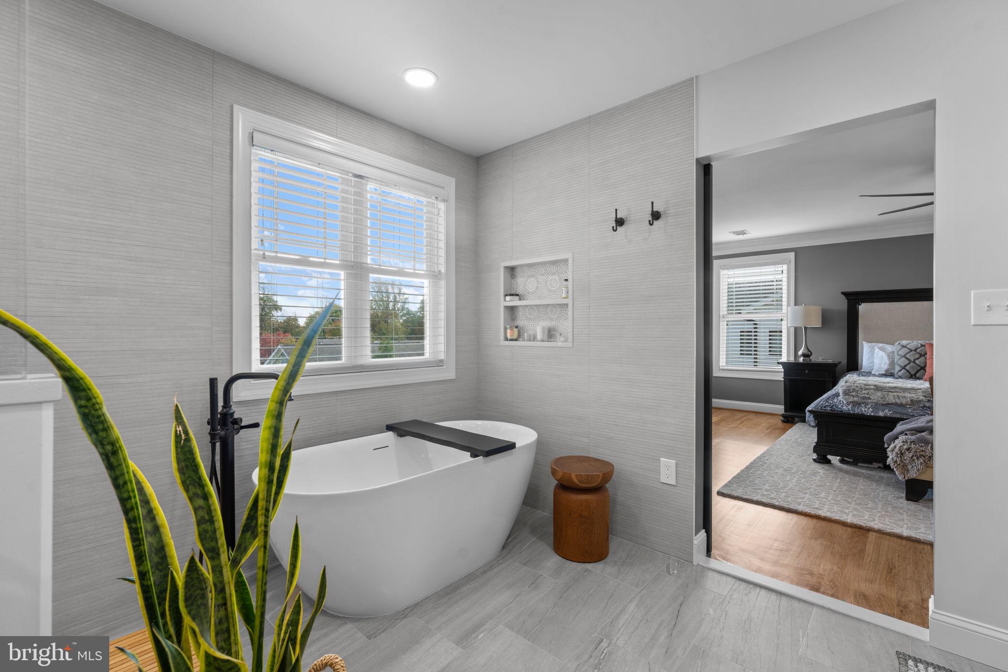 VIENNA WOODS - Residential