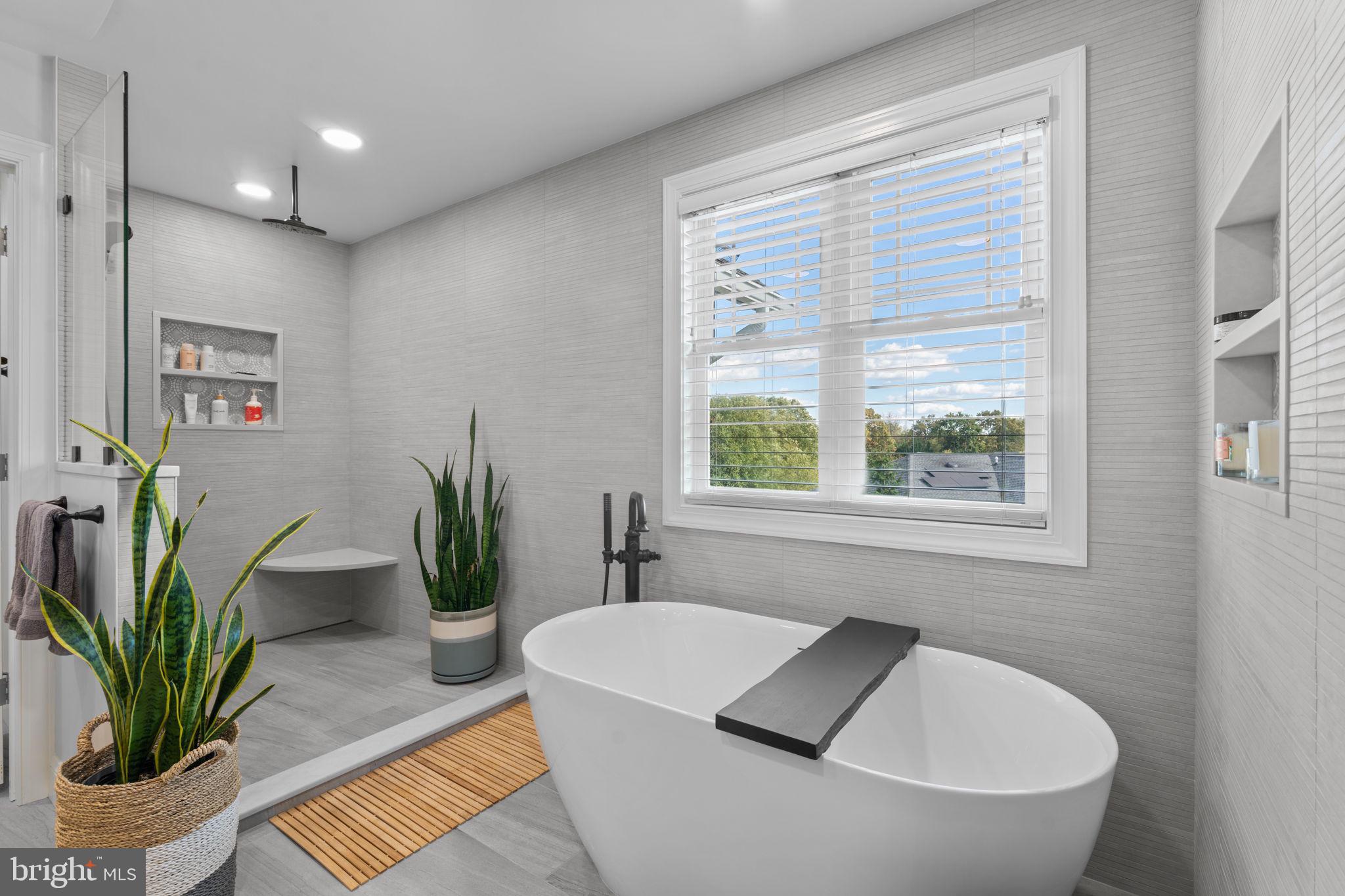 VIENNA WOODS - Residential