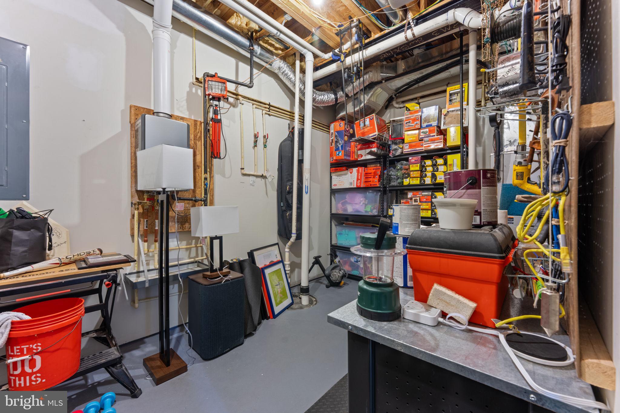 VIENNA WOODS - Residential