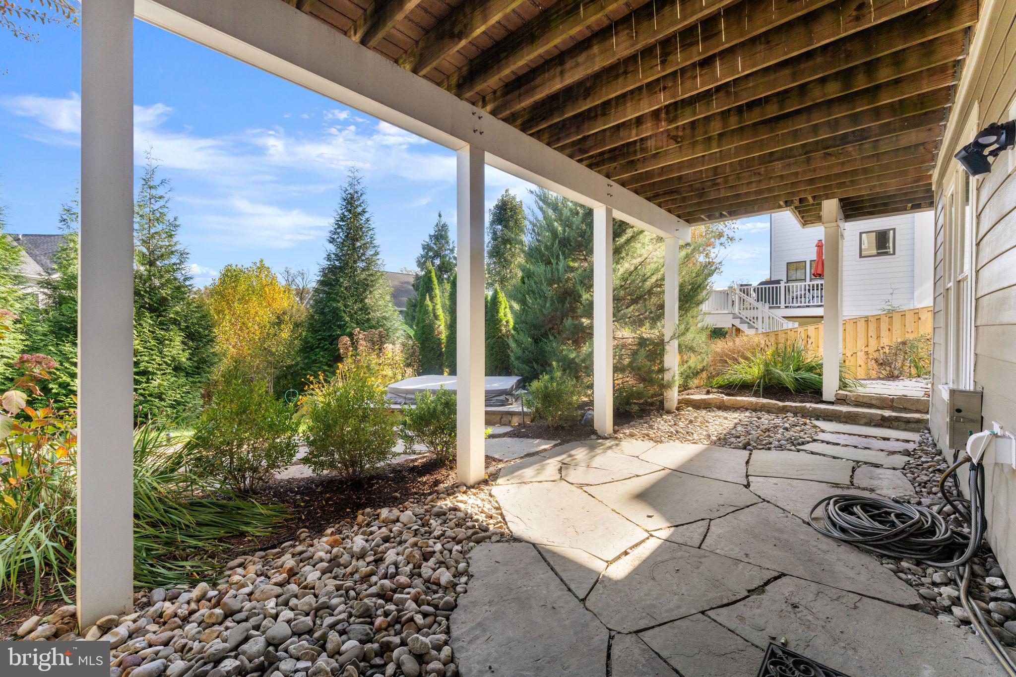 VIENNA WOODS - Residential