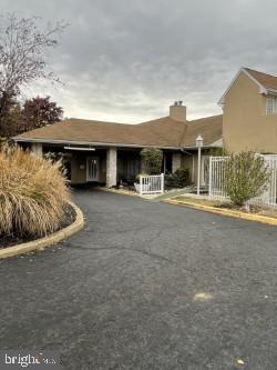 FOUNTAIN POINTE - Residential