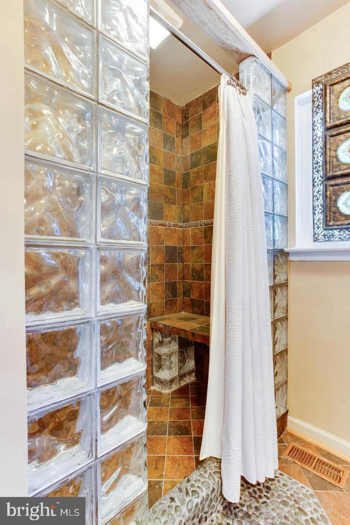 FRANKLIN MANOR BEACH - Residential