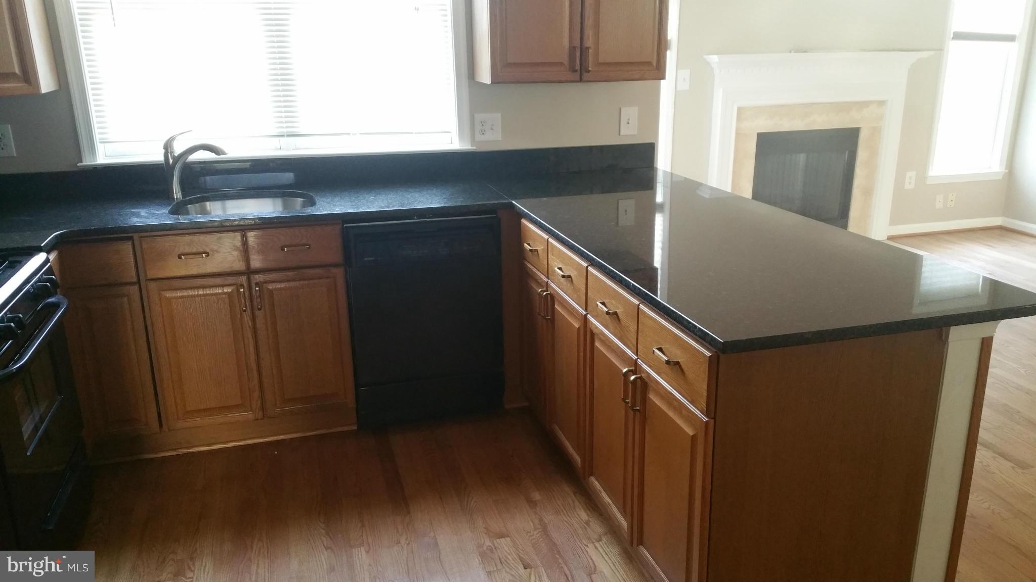 KINGSTOWNE - Residential Lease