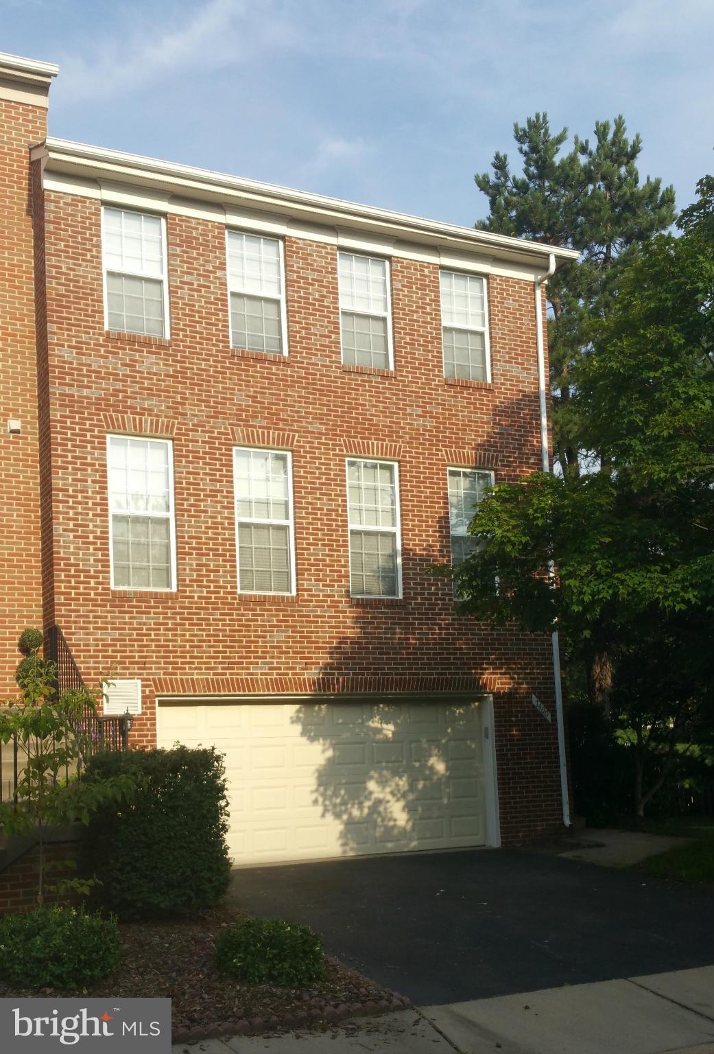 KINGSTOWNE - Residential Lease