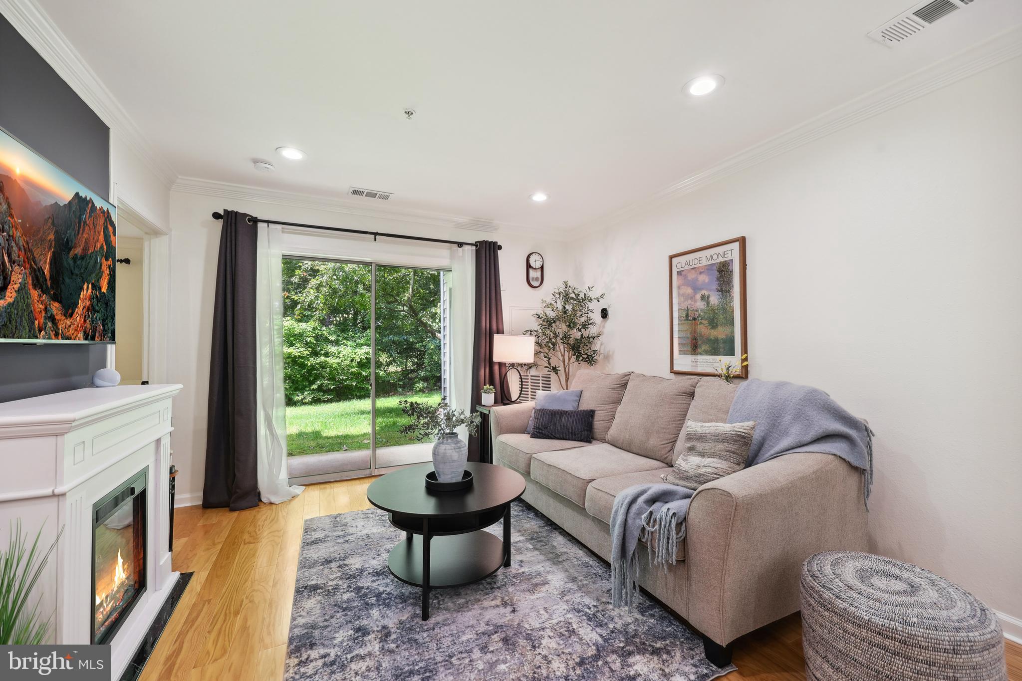 4524 SUPERIOR SQUARE