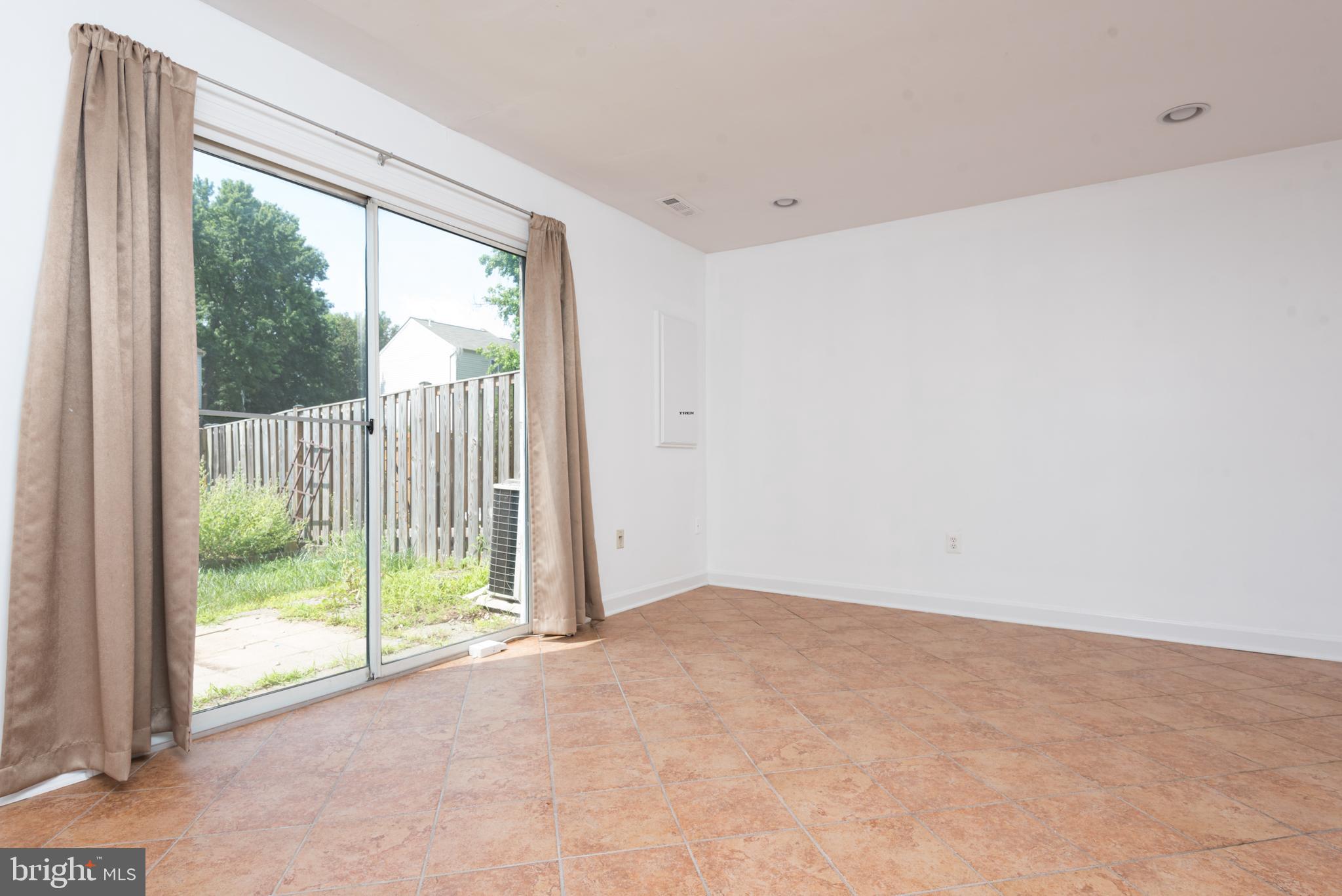 HERITAGE ESTATES - Residential Lease