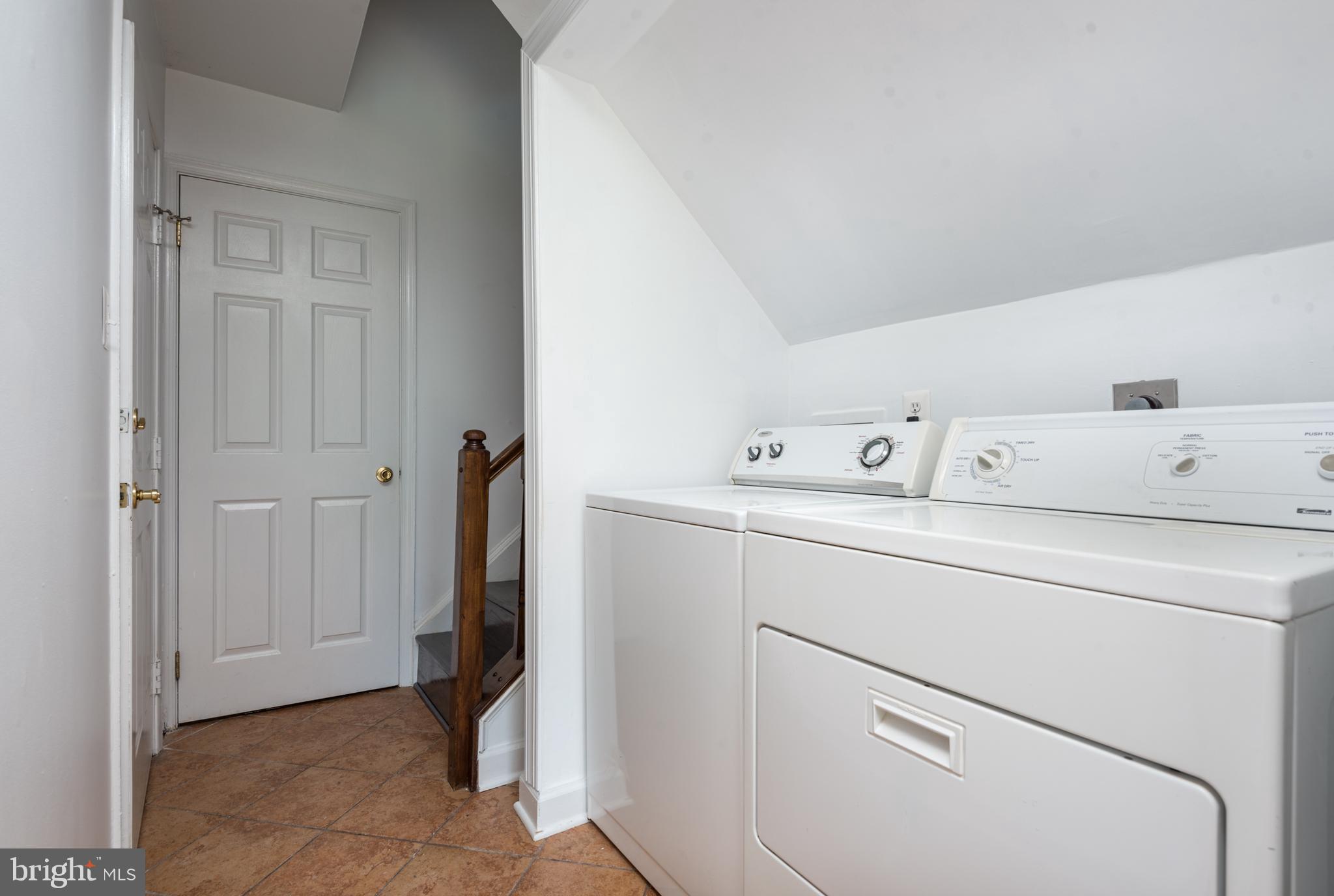 HERITAGE ESTATES - Residential Lease