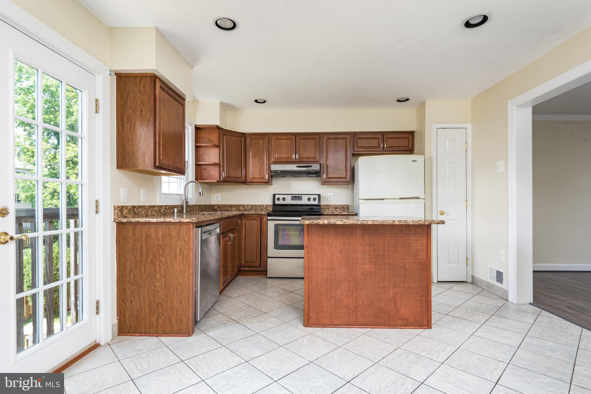 HERITAGE ESTATES - Residential Lease