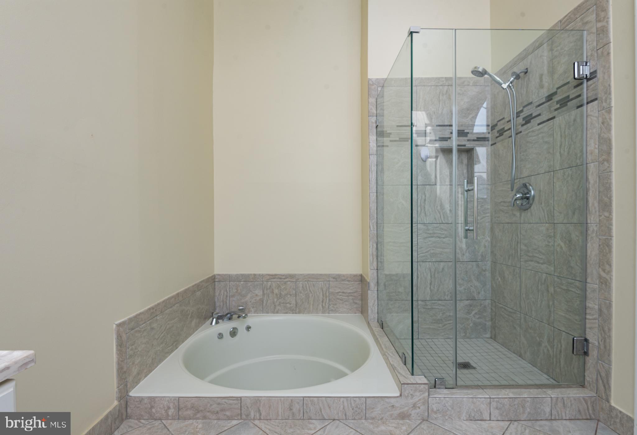 HERITAGE ESTATES - Residential Lease