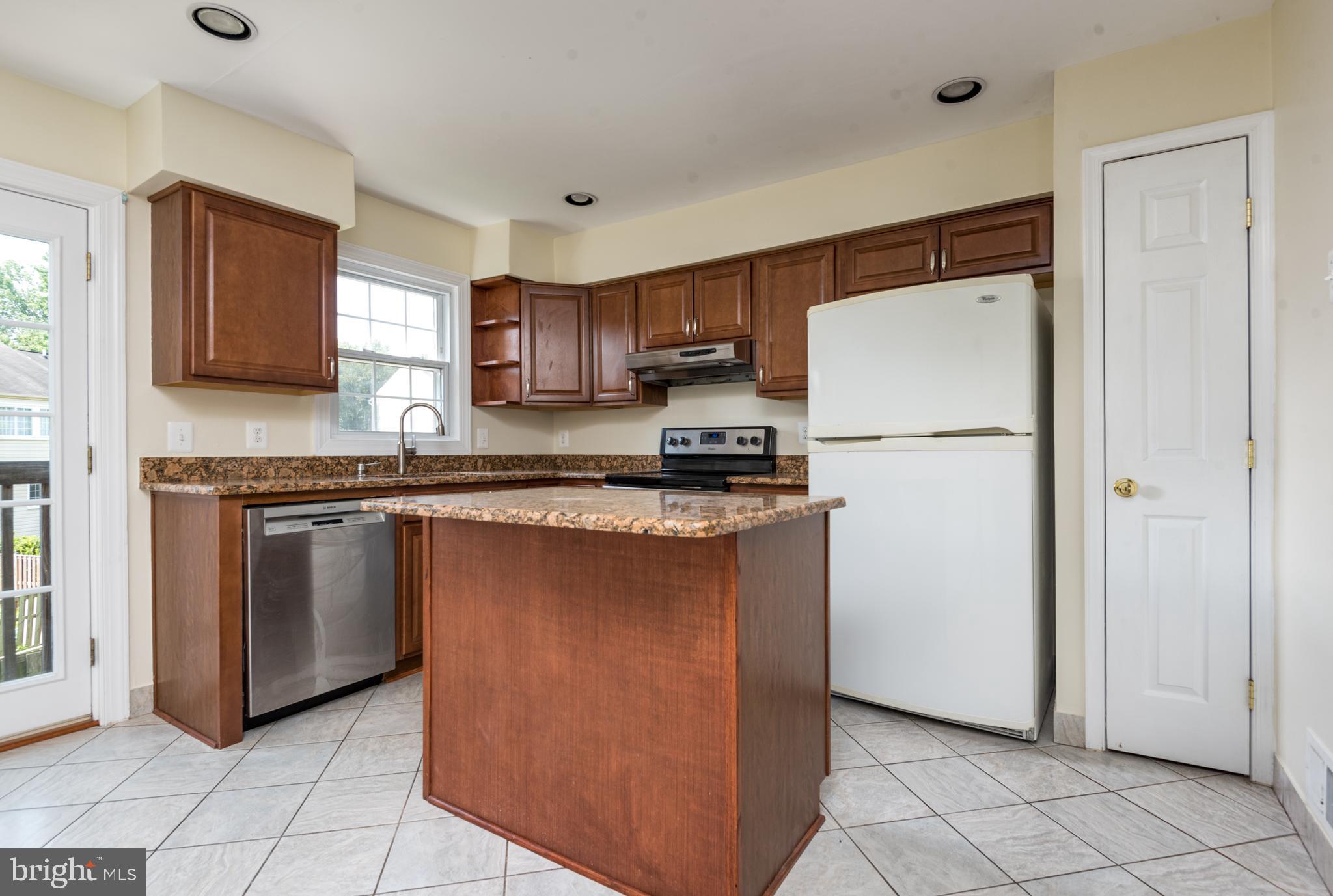 HERITAGE ESTATES - Residential Lease