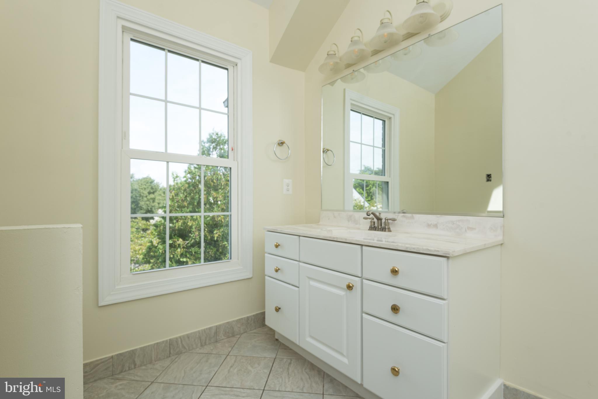 HERITAGE ESTATES - Residential Lease