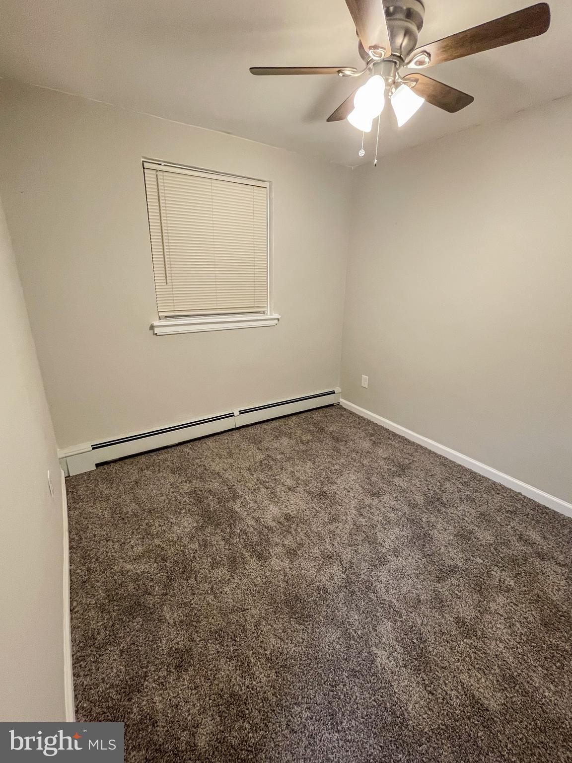 LAWNDALE - Residential Lease