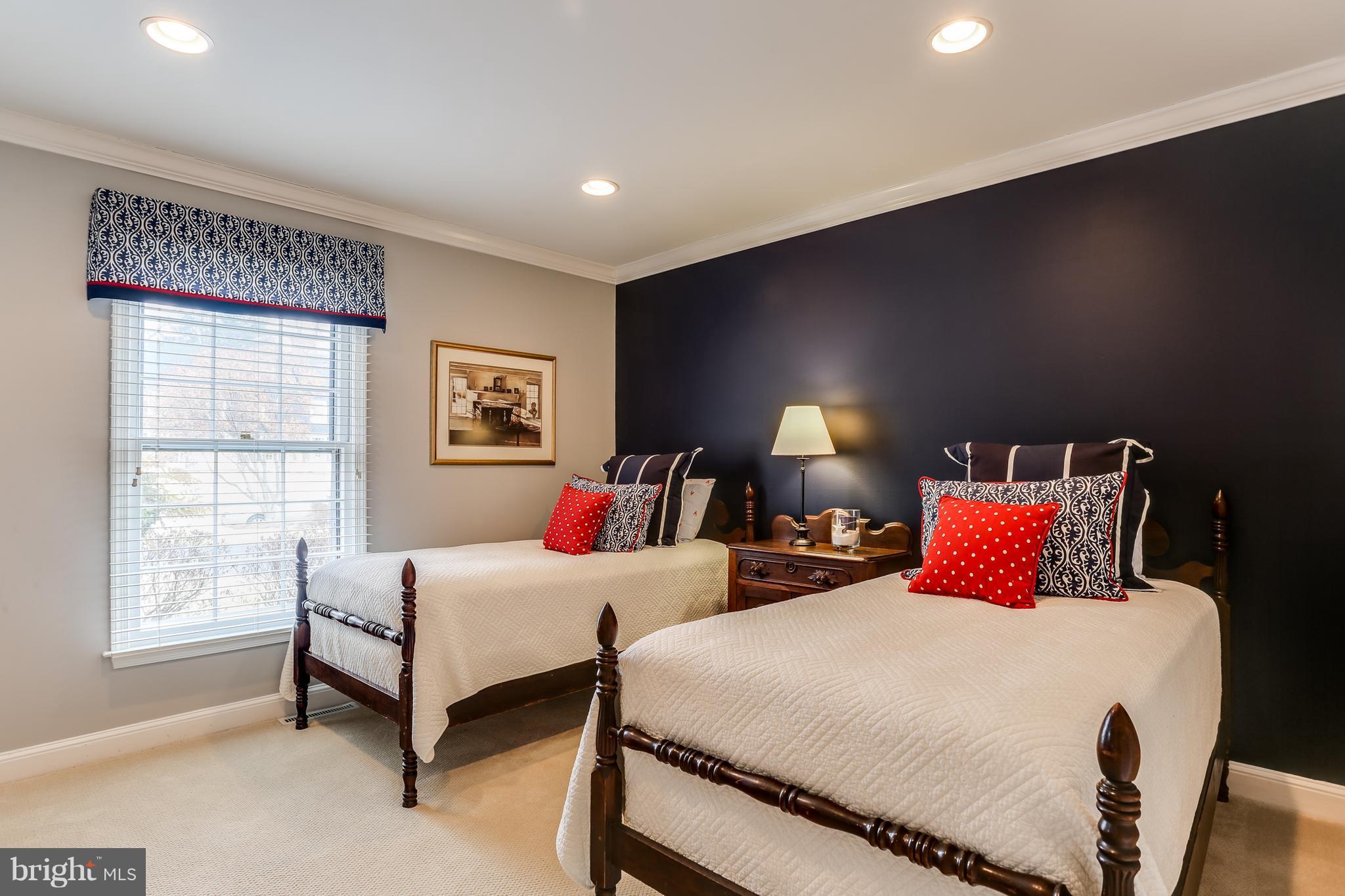 POINT FIELD LANDING - Residential