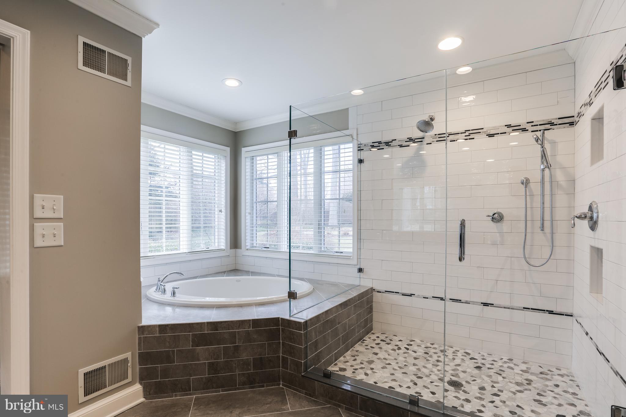 POINT FIELD LANDING - Residential