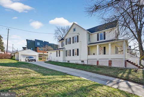 Photo of 1007 Roland Heights Avenue, BALTIMORE, MD 21211 (MLS # MDBA2206294)