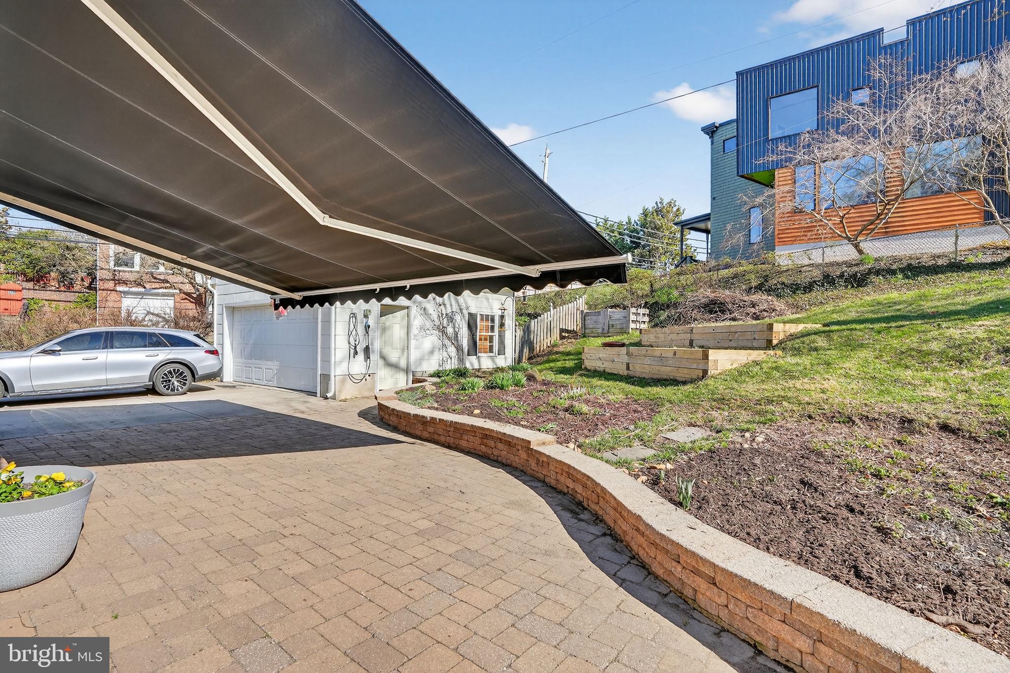 HOES HEIGHTS - Residential