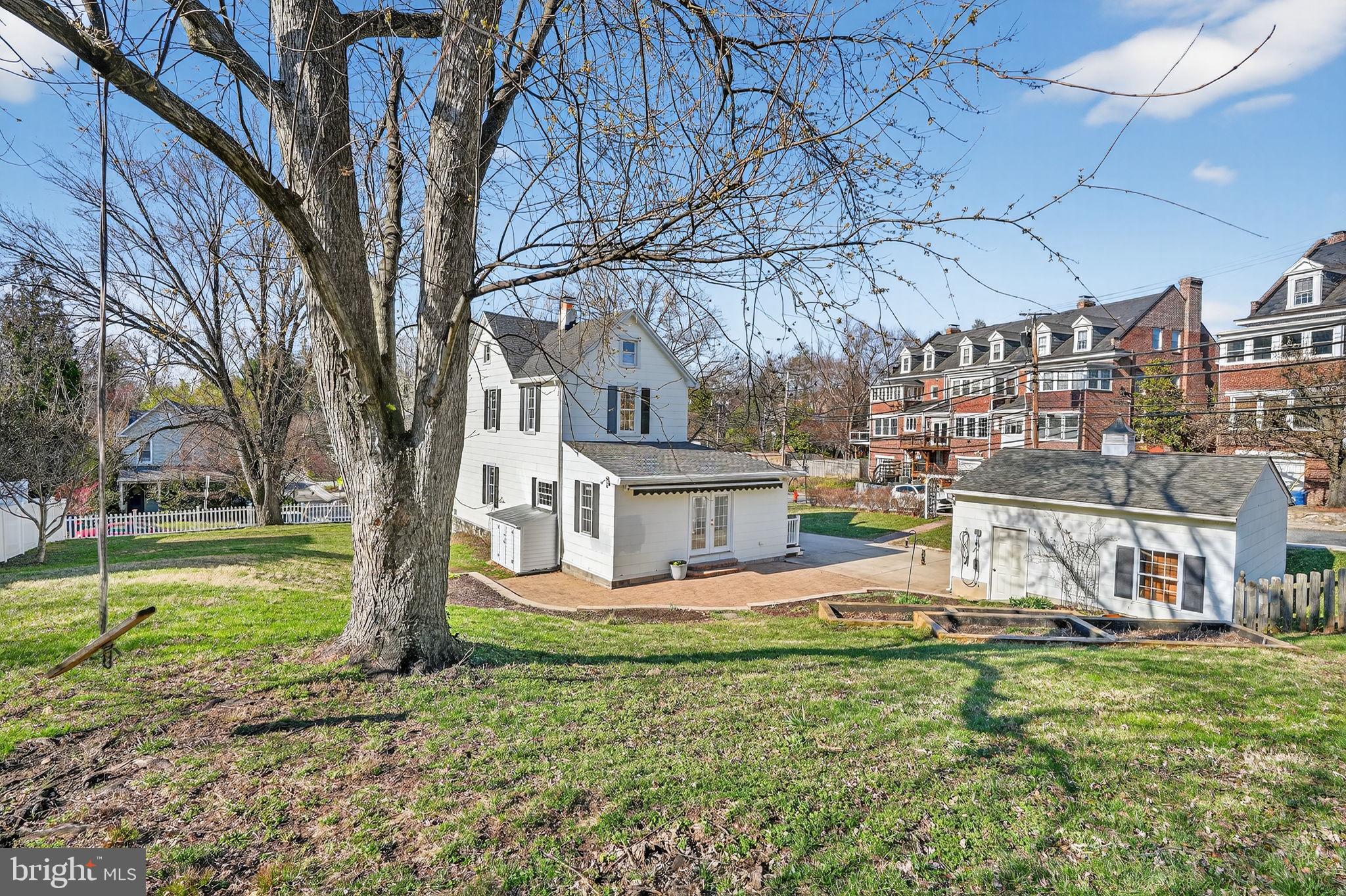 HOES HEIGHTS - Residential