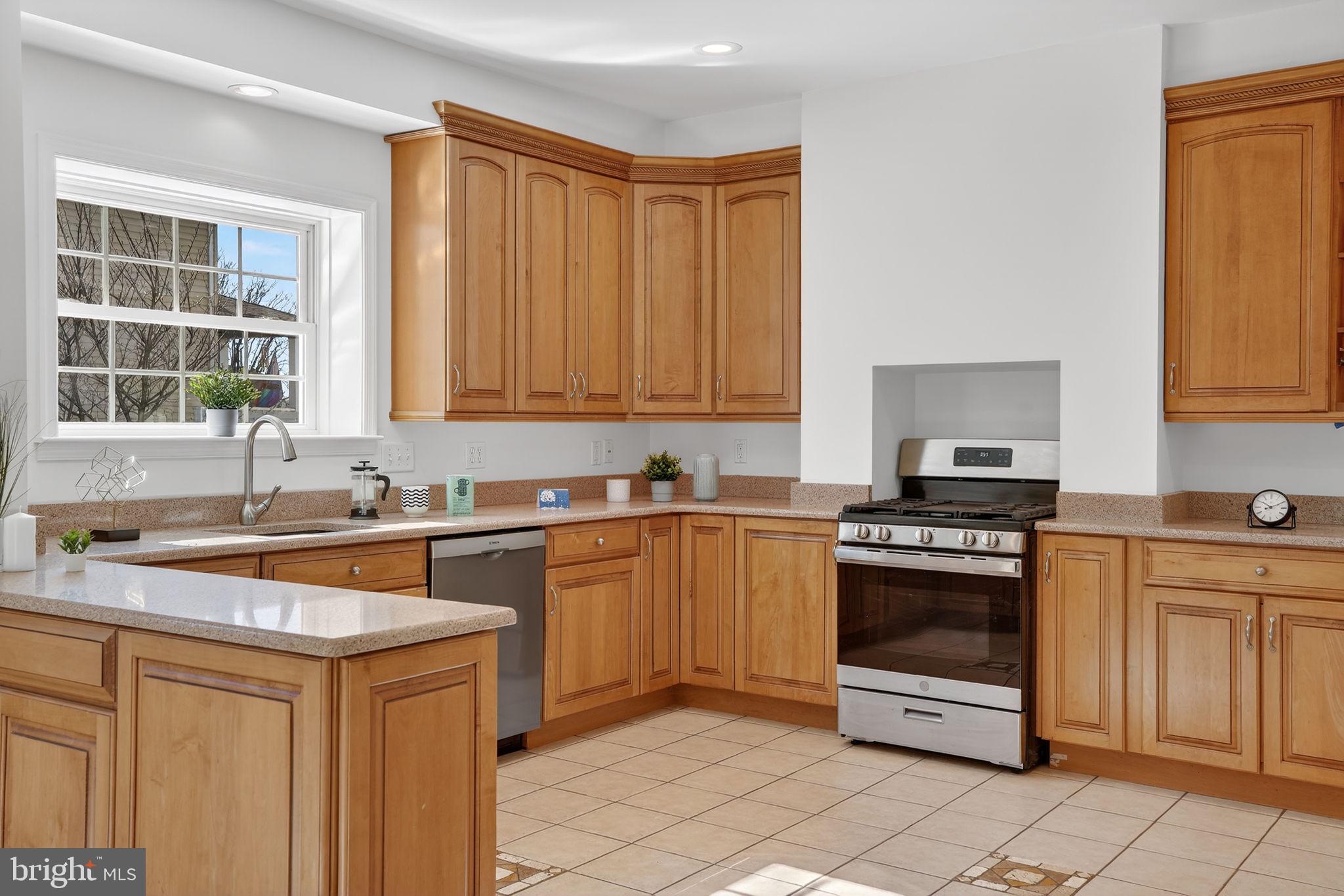 HOES HEIGHTS - Residential