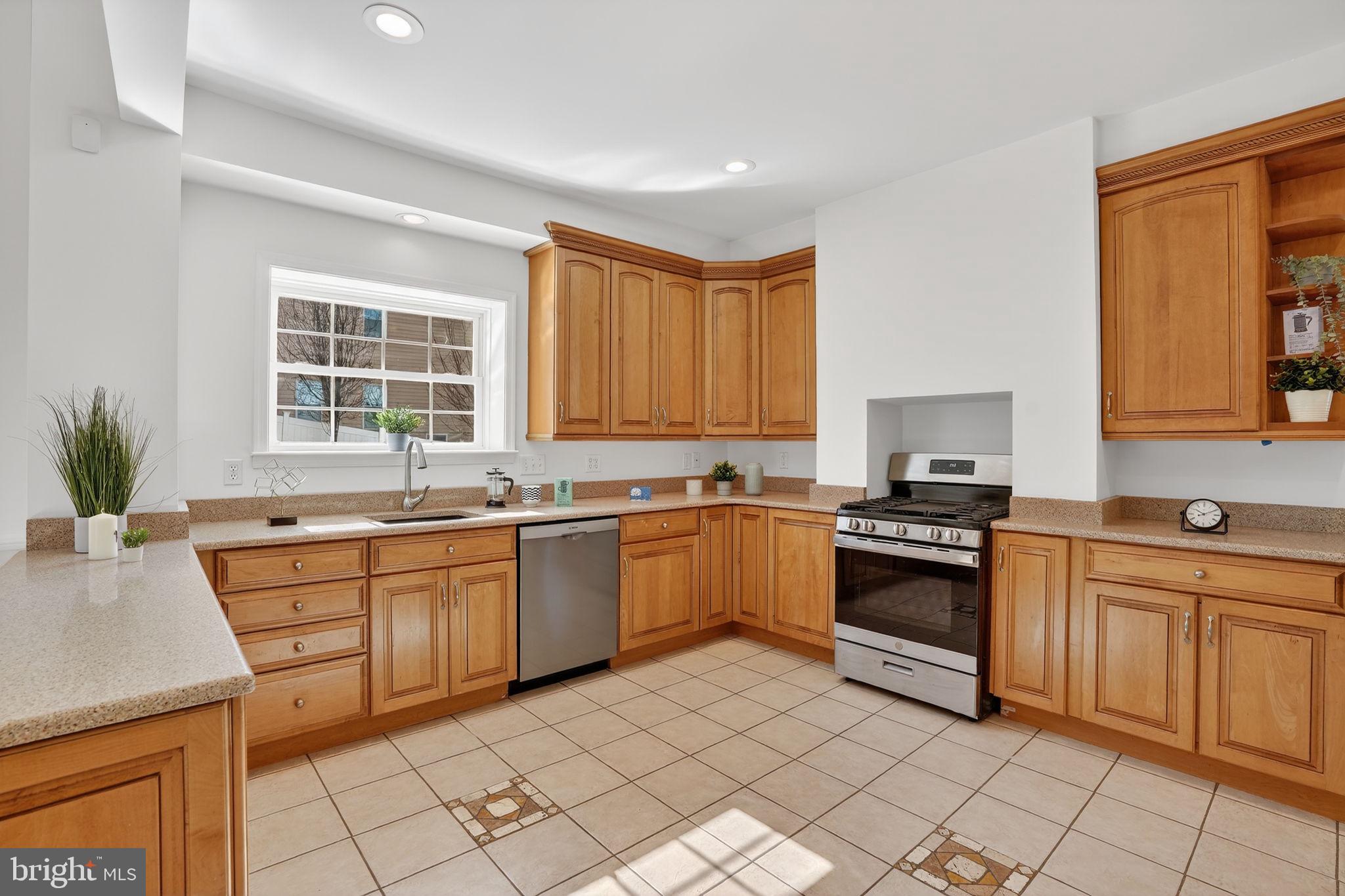 HOES HEIGHTS - Residential