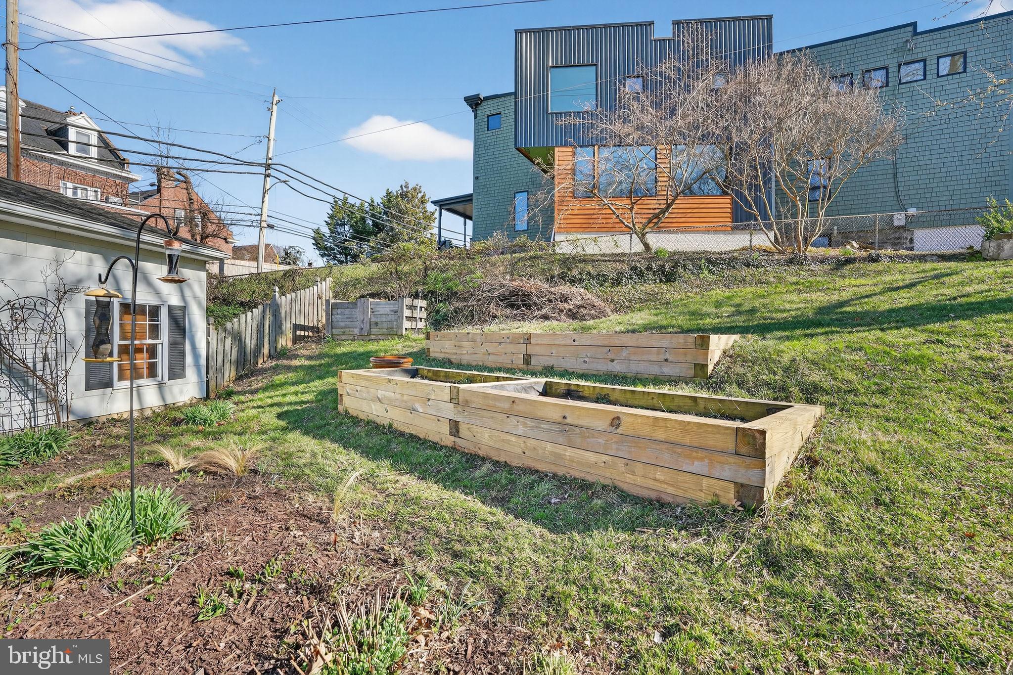 HOES HEIGHTS - Residential