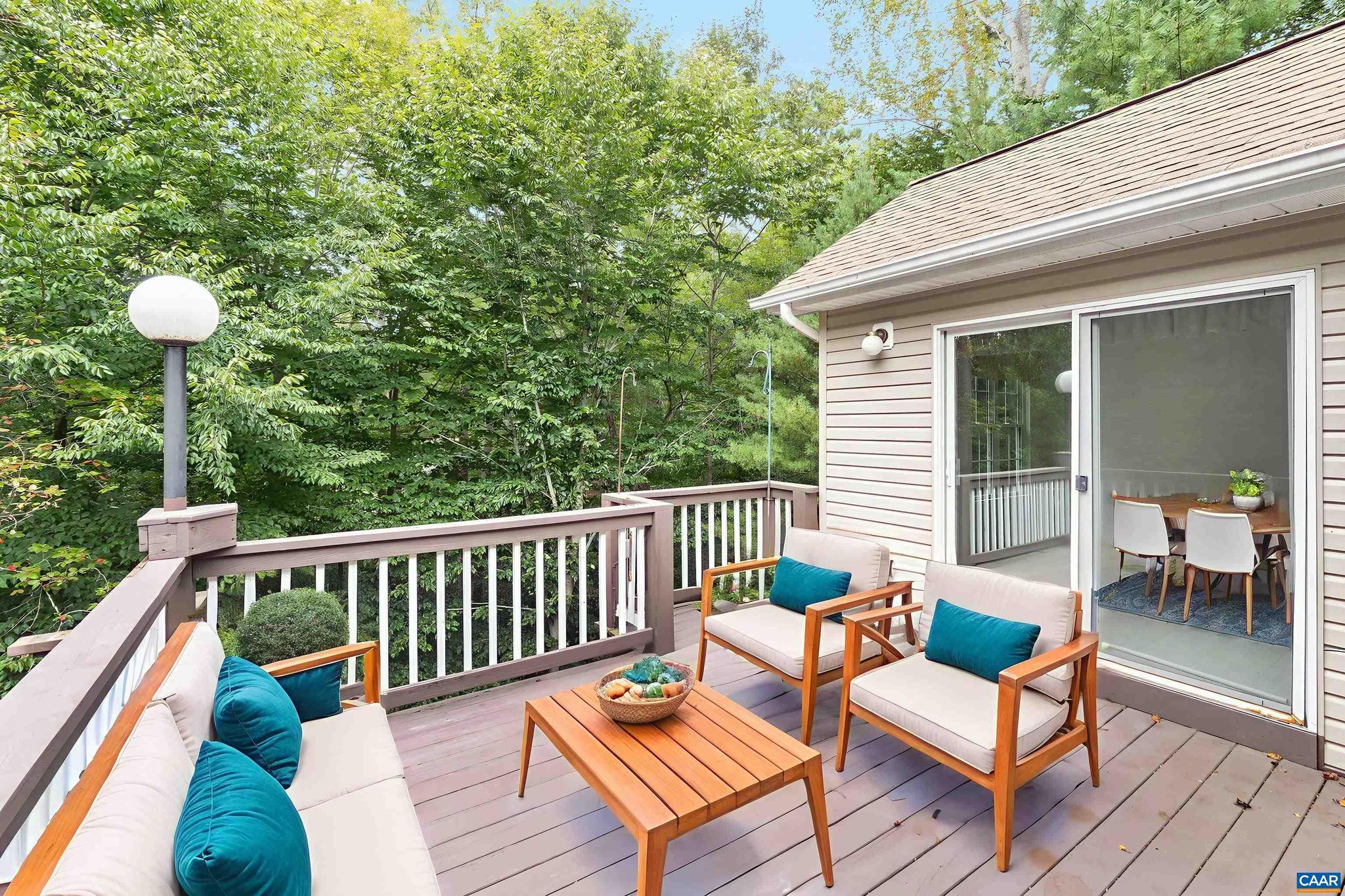 LAKE MONTICELLO - Residential