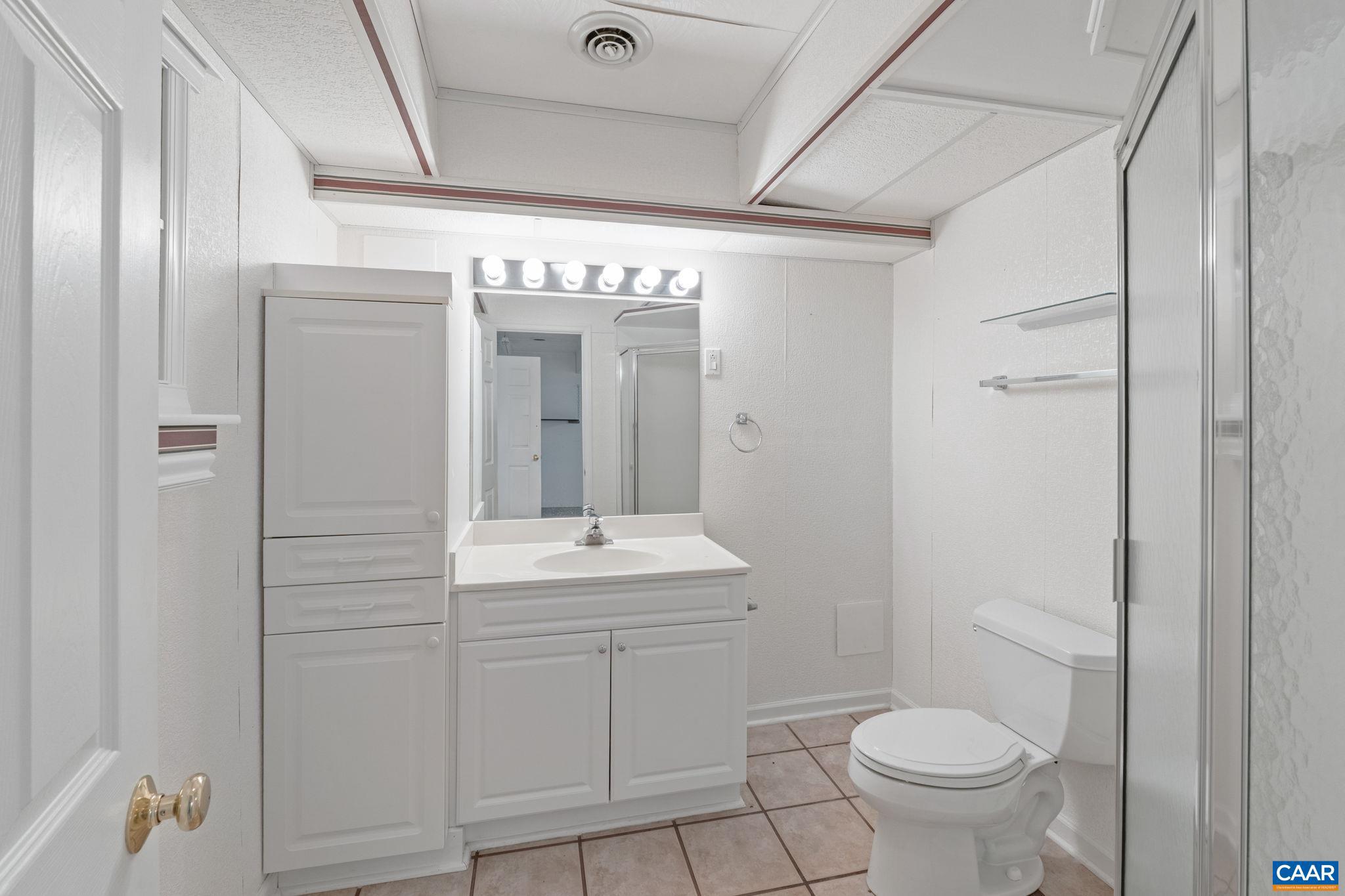 LAKE MONTICELLO - Residential